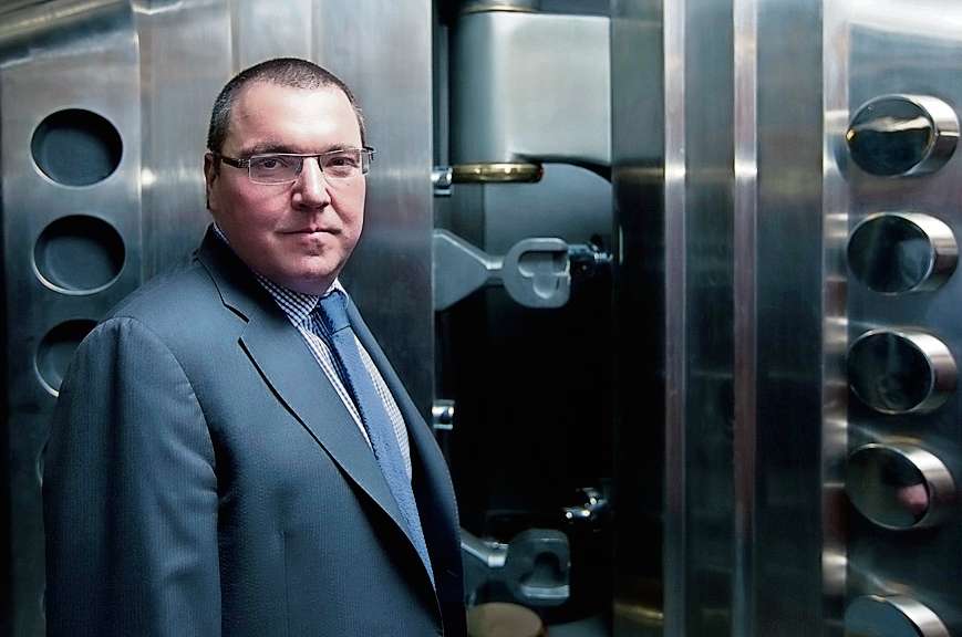 Guvernér ČNB Miroslav Singer věří, že oslabení koruny "výrazně snížilo riziko deflace".