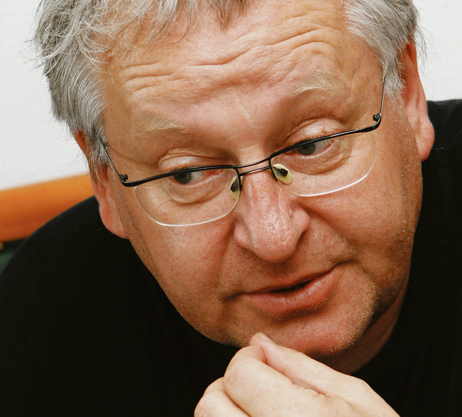 "Už v roce 2006 jsem navrhoval, abychom měli jednu vltavskou přehradou jako pojistku. Nebo půlky či třetiny všech přehrad," říká Václav Cílek.