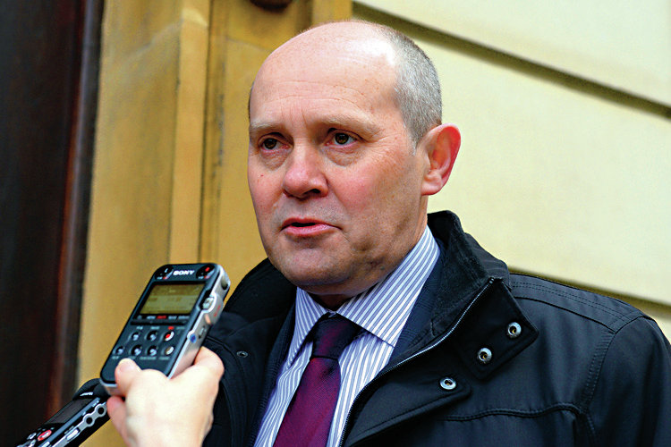Kandidát na náměstka ministra vnitra pro státní službu Josef Postránecký přichází 28. ledna v Praze na zasedání vlády