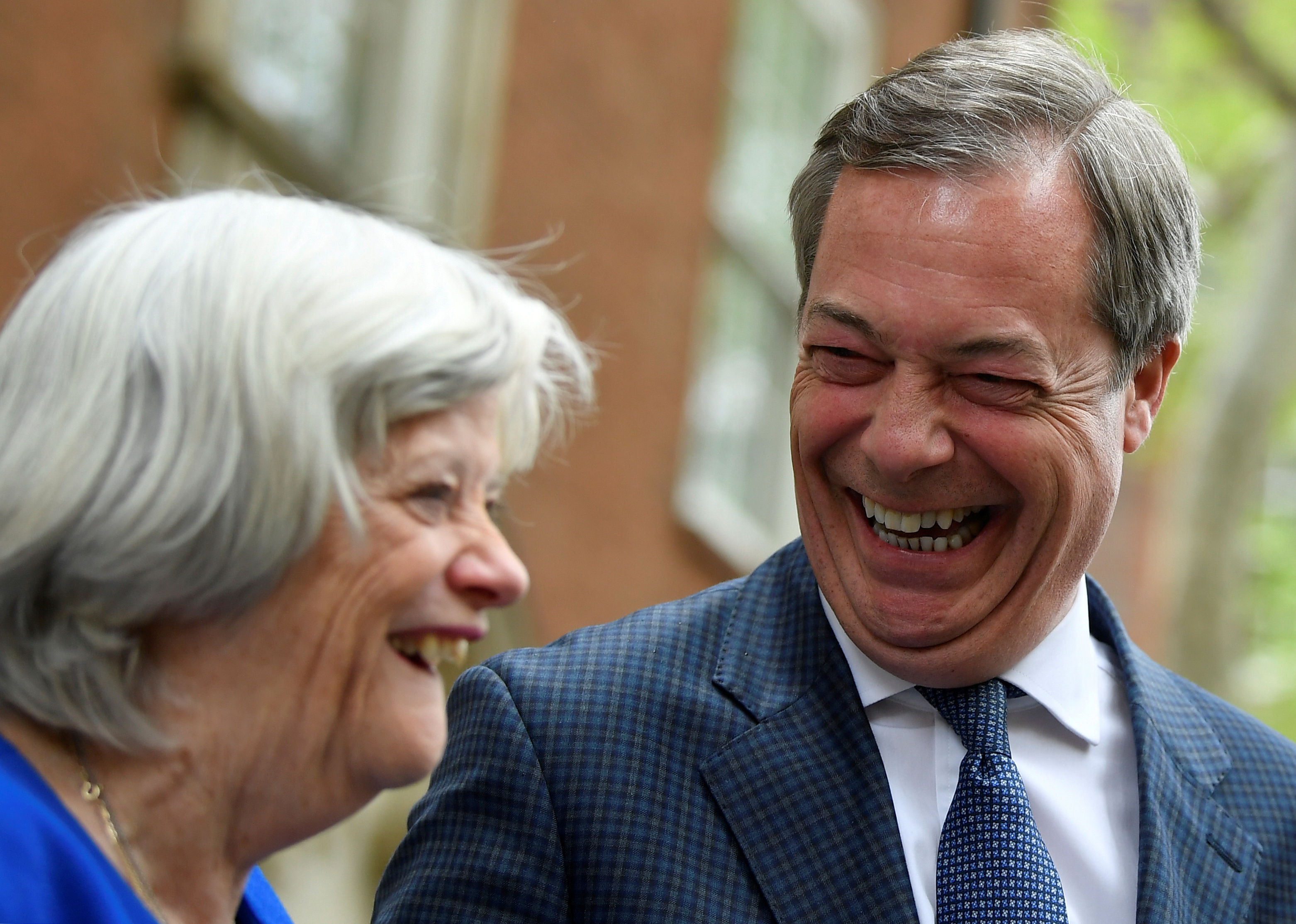 Nigel Farage vítá Anne Widdecombe v Brexit Party