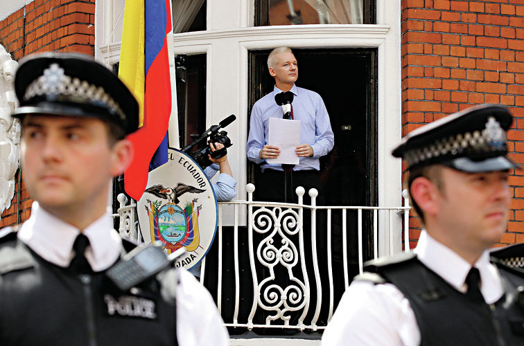 Zakladatel WikiLeaks Julian Assange