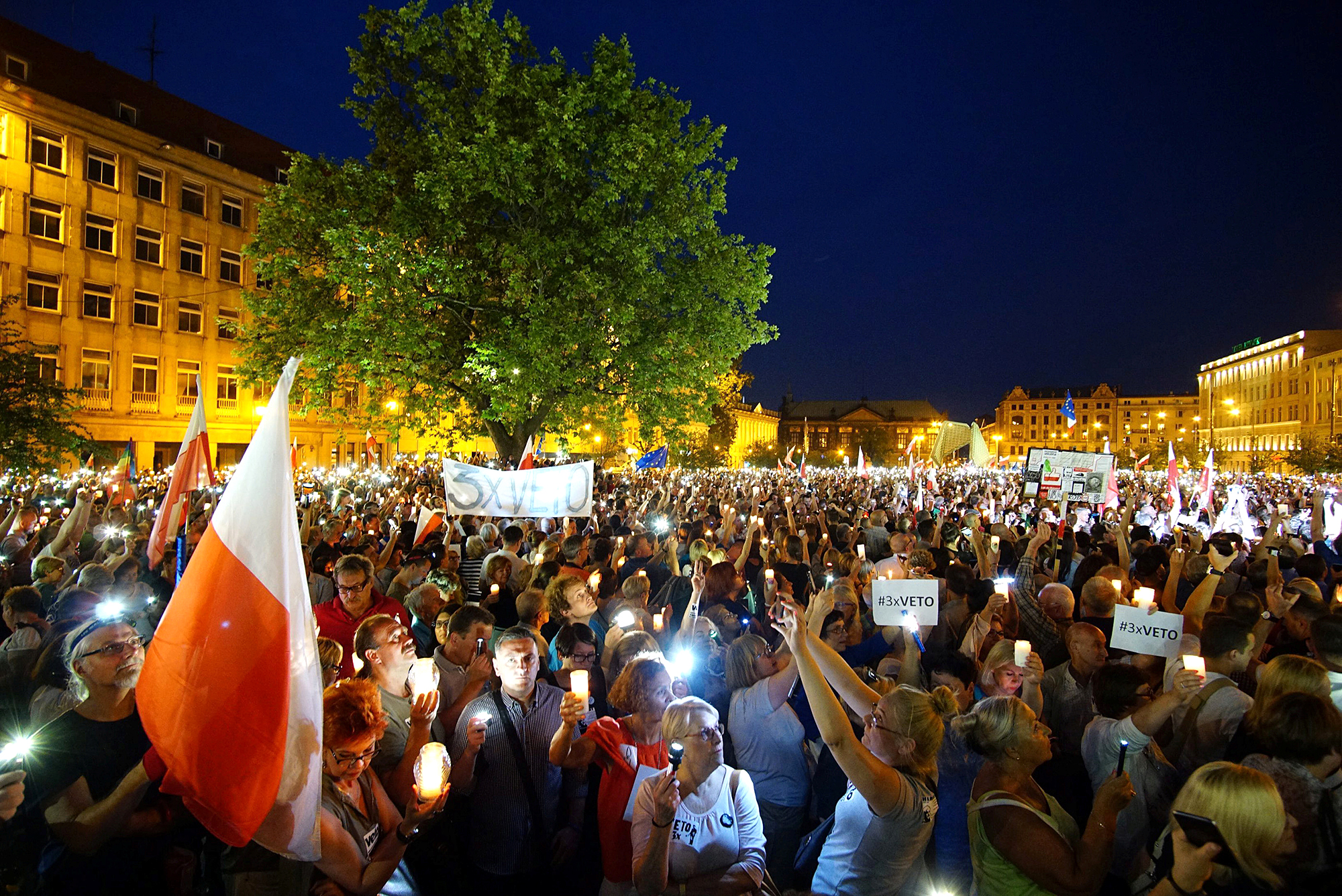 Kontroverzní novela zákona vyvolala v Polsku demonstrace.