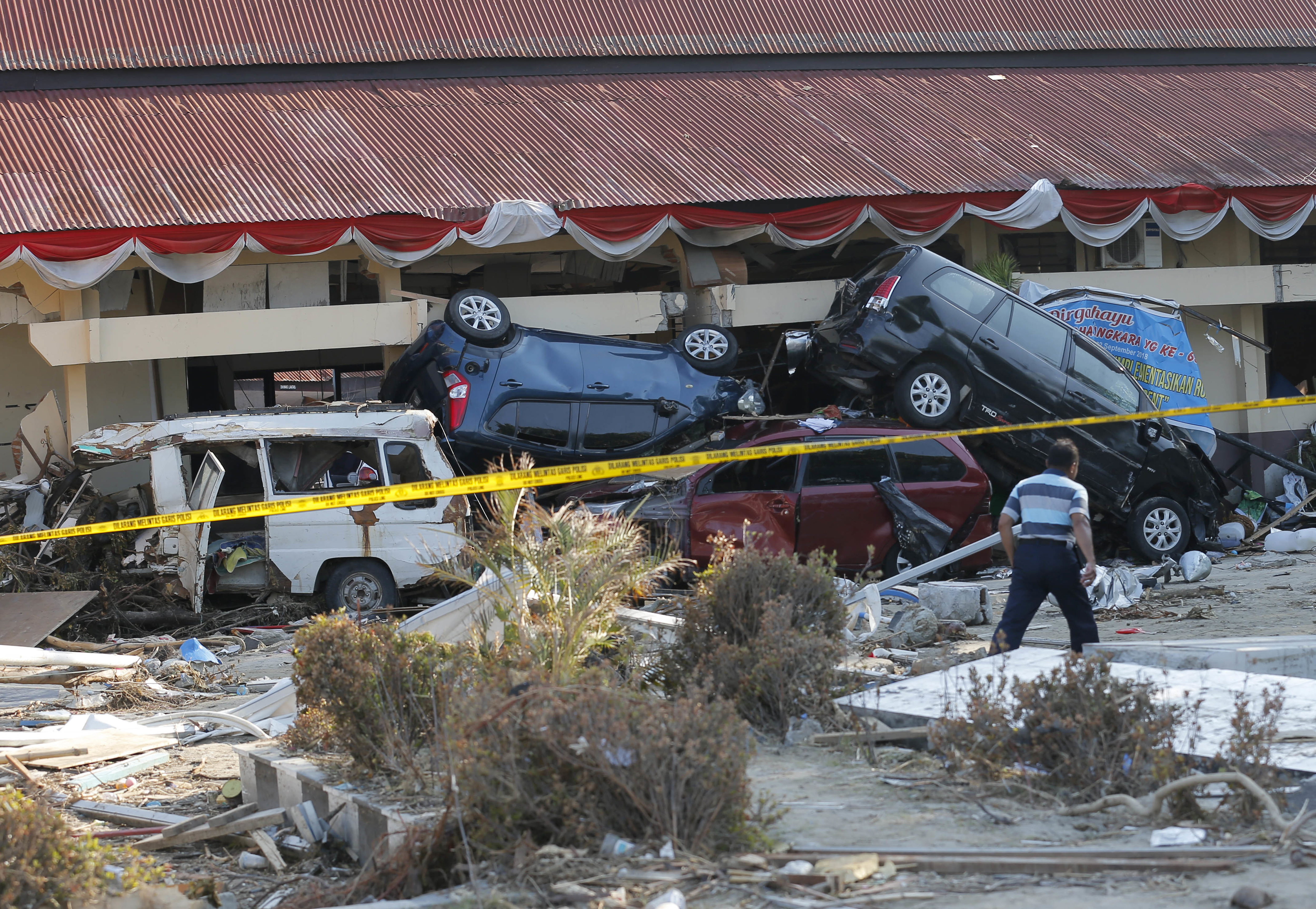 Následky zemětřesení a tsunami na indonéském ostrově Sulawesi