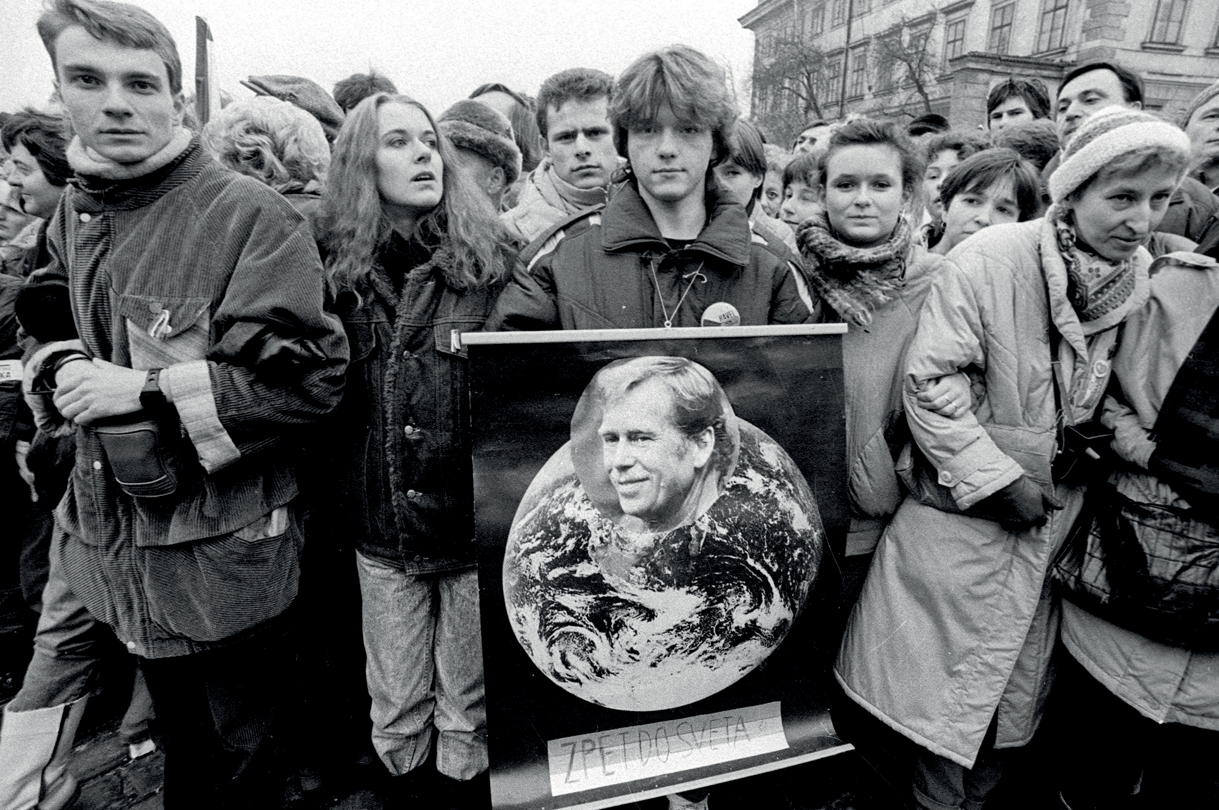 Brali jsme se jako součást západní Evropy, což jsme nebyli. Tehdy jsme si začali zadělávat na problém. (Konec roku 1989)