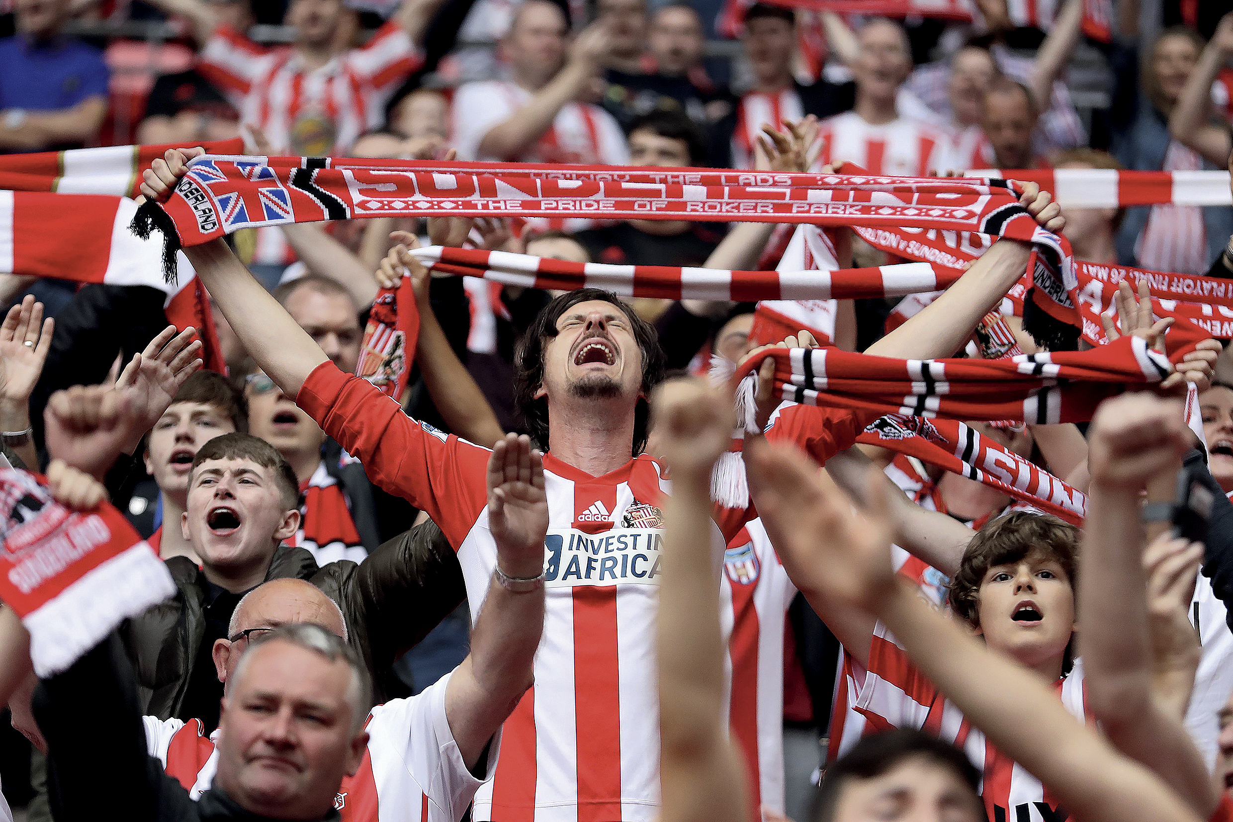 Dokud nás smrt nerozdělí. (Fanoušci Sunderland AFC na sobotní modlitbě)