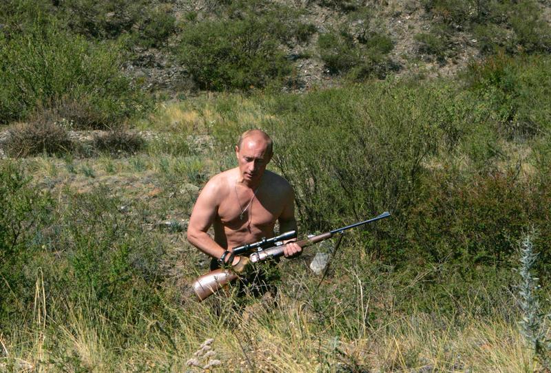 Nejlépe topless, jako nový Barbar Conan, jenže on přece nebude Barbar, ale Vítěz, Ochranitel ruského světa...