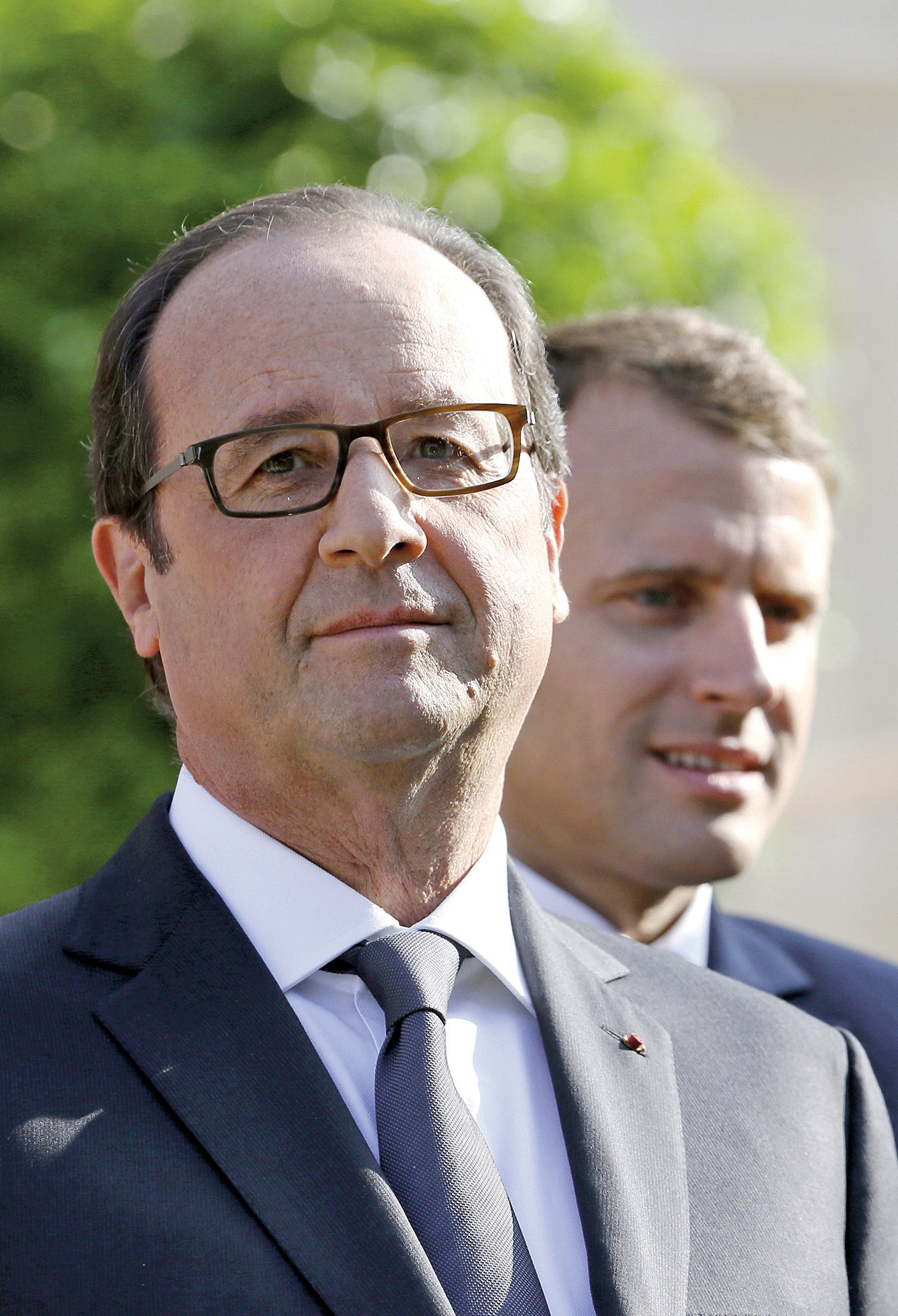 Cestu Macronovi uvolnil i François Hollande, když oznámil, že podruhé kandidovat nebude.