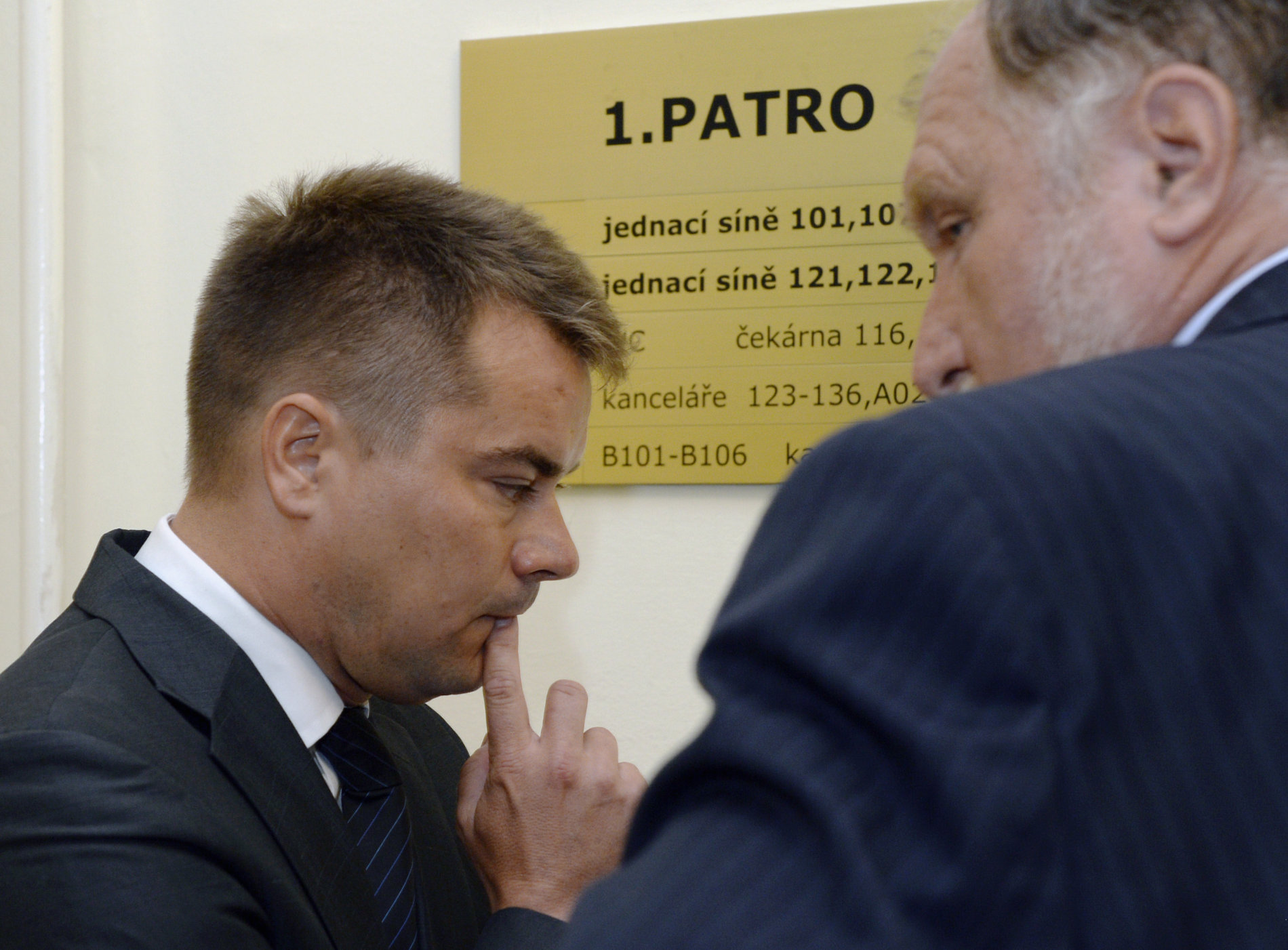 Marek Dalík (vlevo) se svým obhájcem Tomášem Sokolem