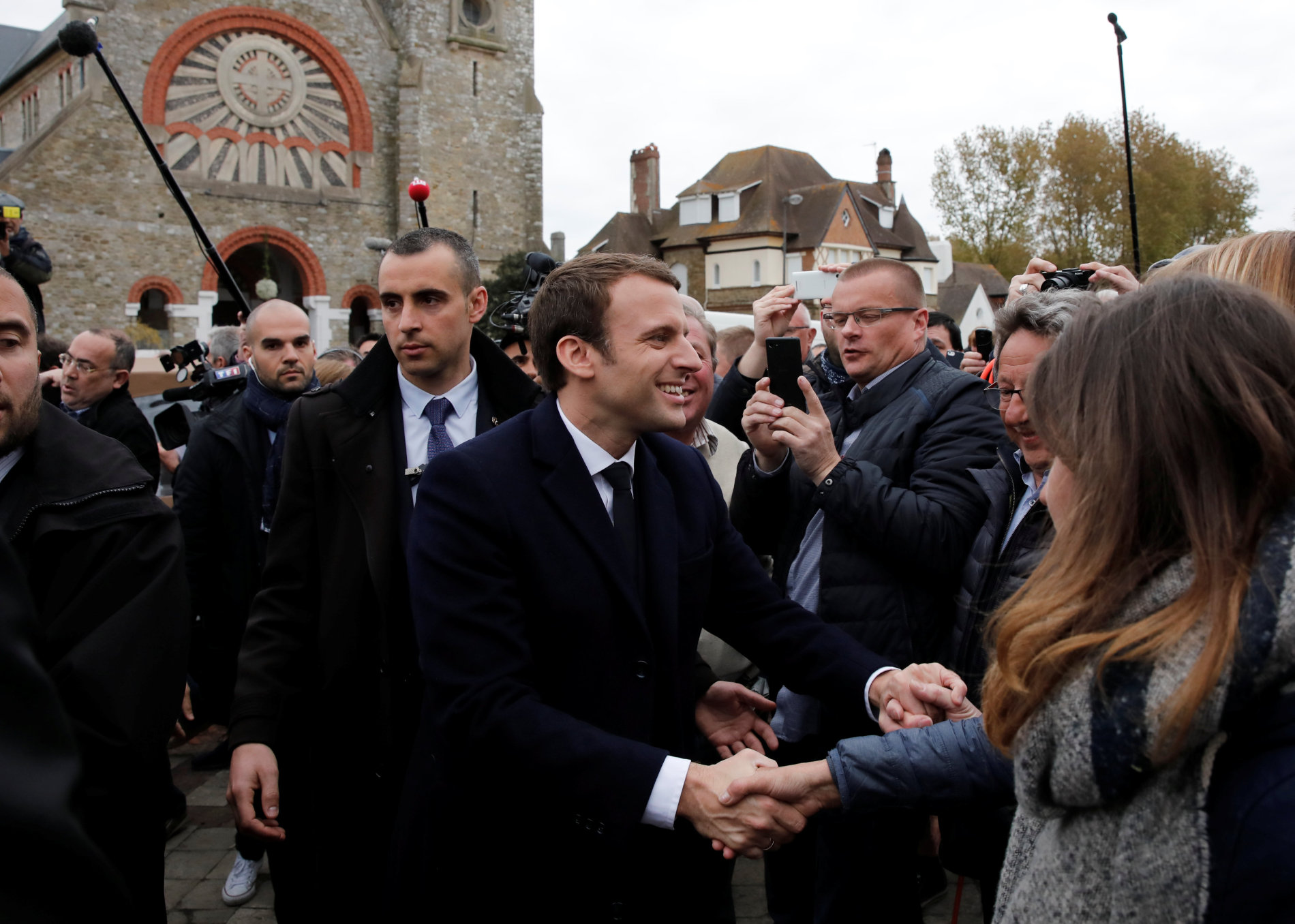Emmanuel Macron v den voleb