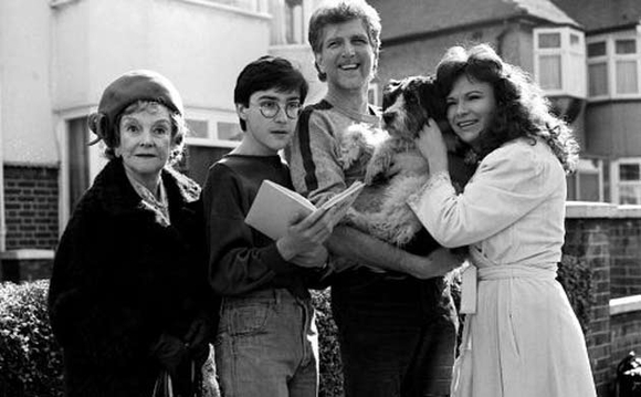 Adrian Mole má i několik televizních zpracování. První běželo v Británii mezi lety 1985 a 1987.
