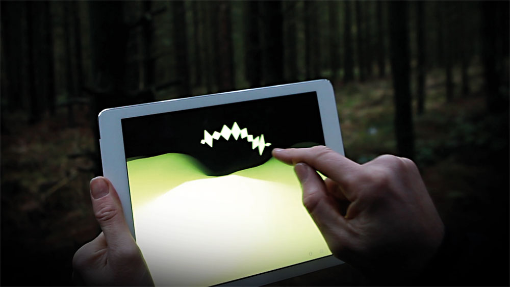 Jednoduchý, výtvarně zajímavý svět primitivních &bdquo;organismů&ldquo;, hor, lesů......západů slunce, to je Radiohead &ndash; PolyFauna.