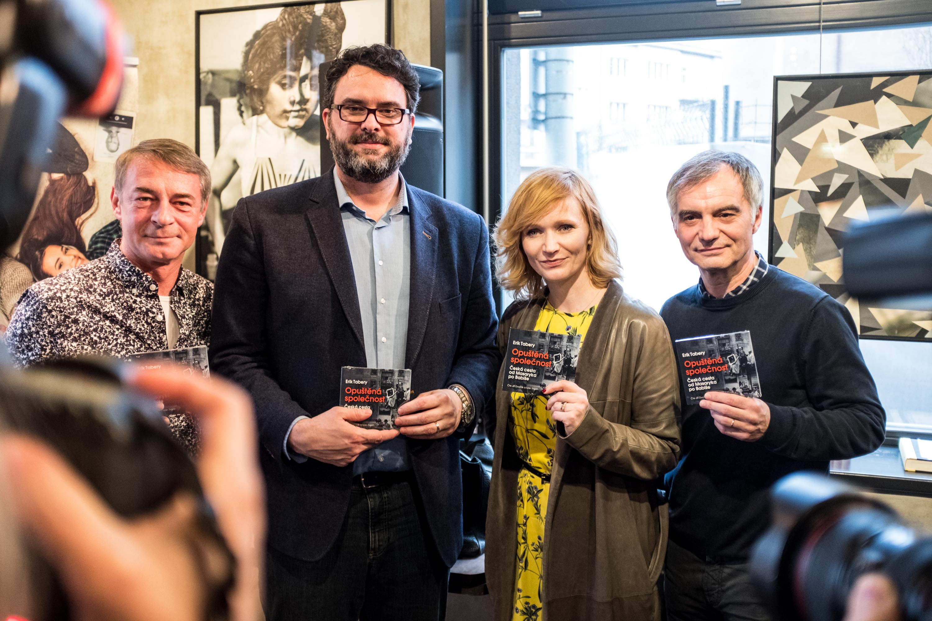 Erik Tabery křtí audioknihu Opuštěná společnost, březen 2018