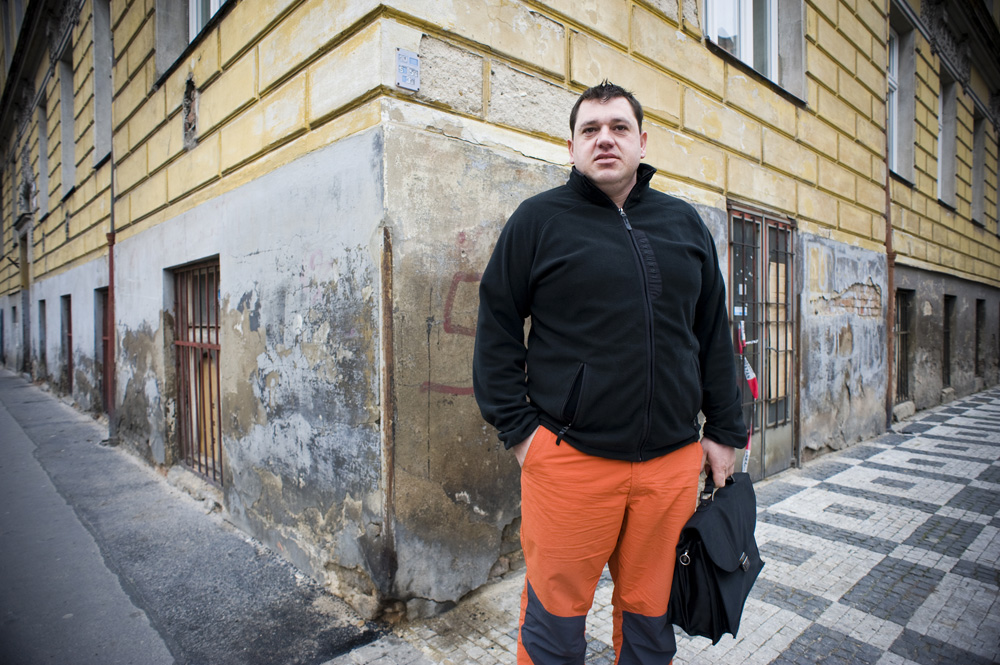Petr Pohůnek, živnostník z Benešovska byl obviněn za napadení starosty Benešova a dvou strážníků. Po tříletém martyriu konečně osvobozen.