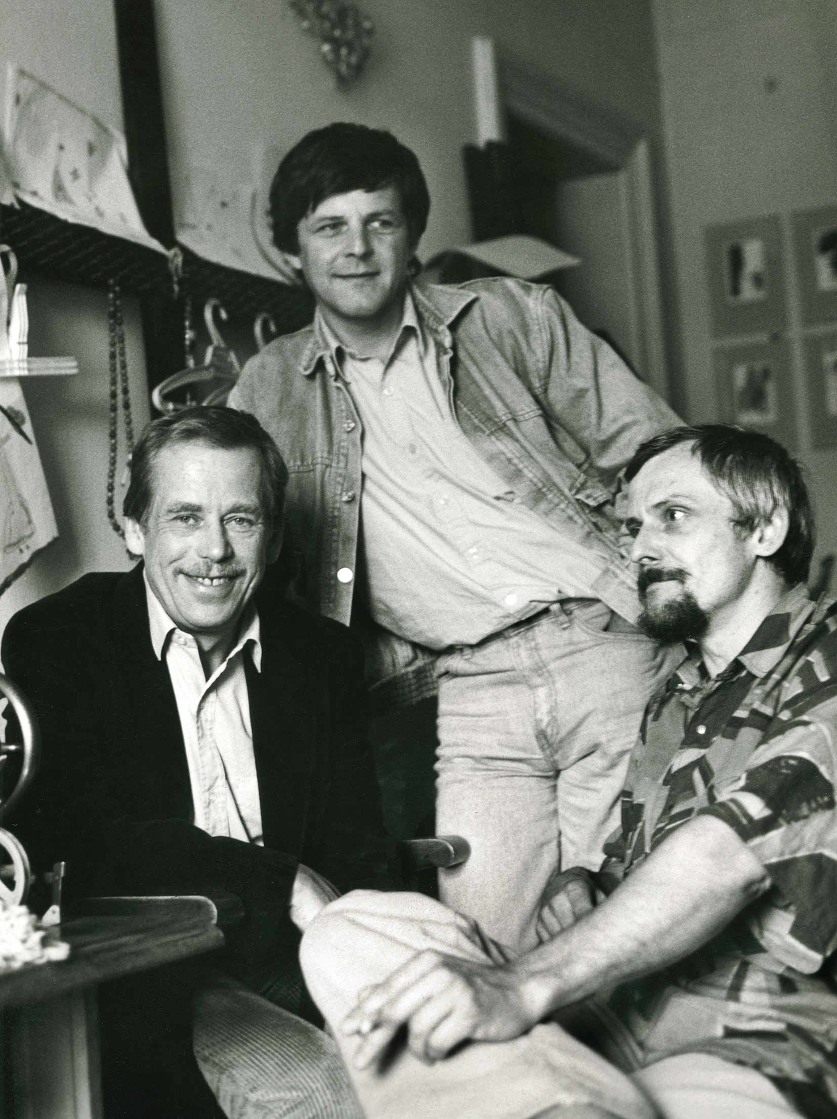 Formativní přátelství. (Havel, Steigerwald a Foll v roce 1989 dělají rozhovor pro samizdatové Lidové noviny)
