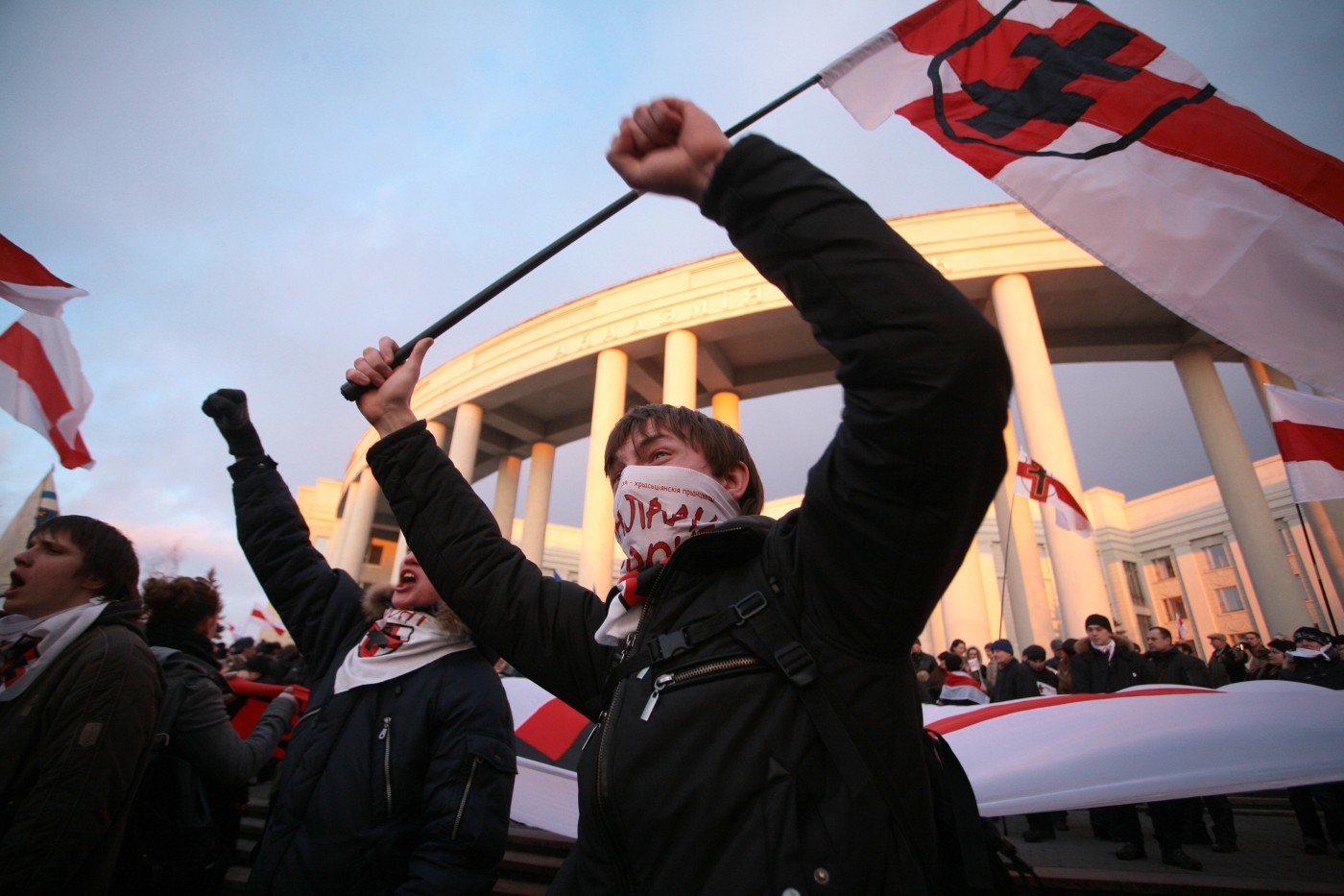 Protestů po znovuzvolení Lukašenka se před dvěma roky zúčastnilo přes 30 tisíc lidí
