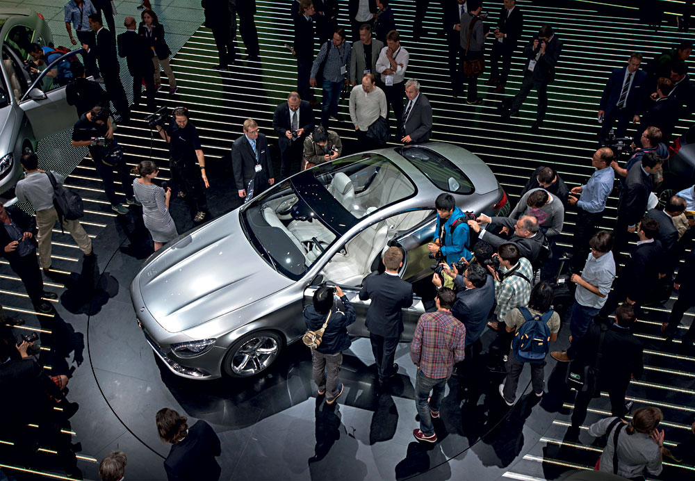 Držet volant? Překonaná věc. (Mercedes-Benz S-Class)