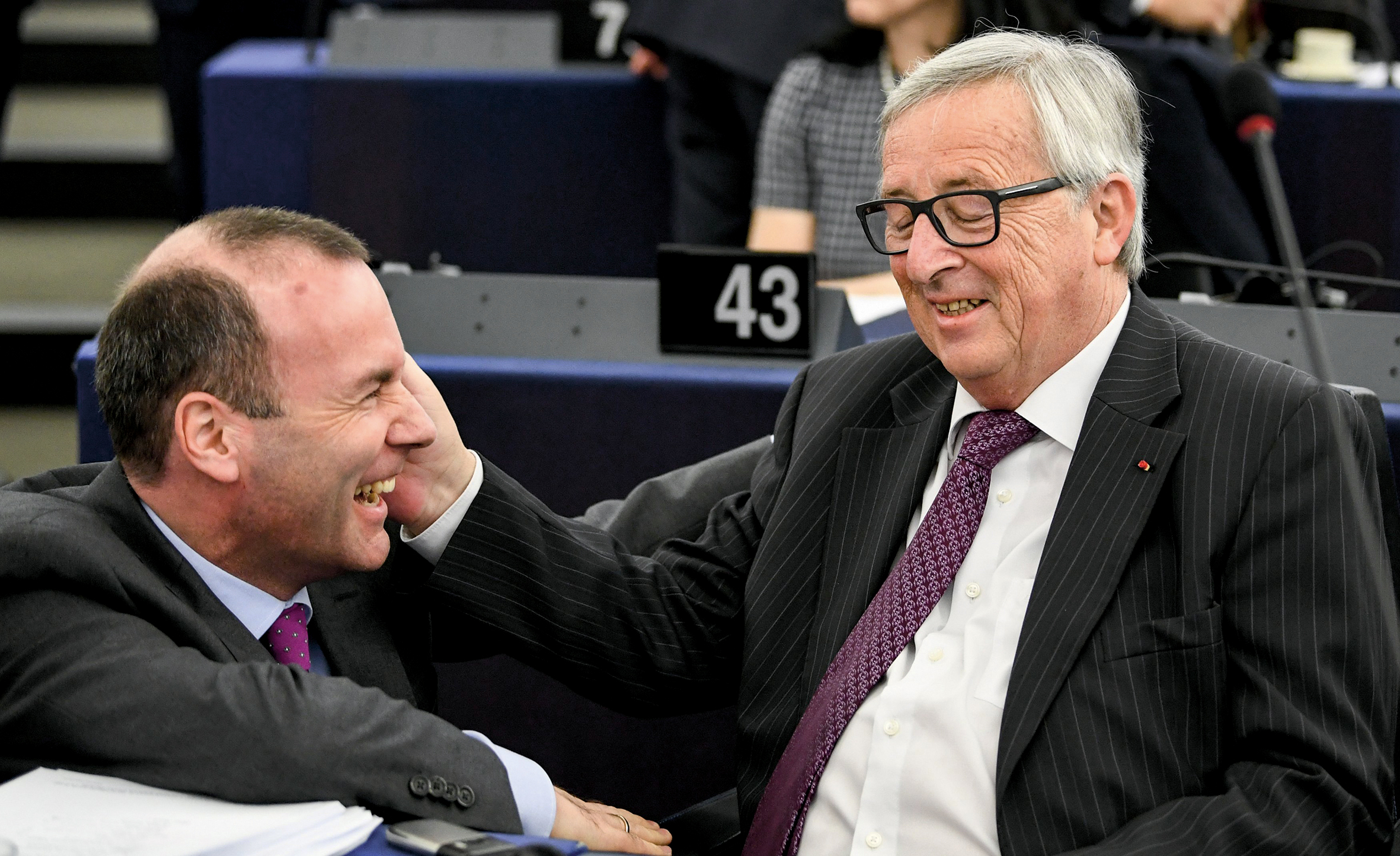 Takže Merkel souhlasí, říkáš? (Weber a současný šéf komise Jean-Claude Juncker)