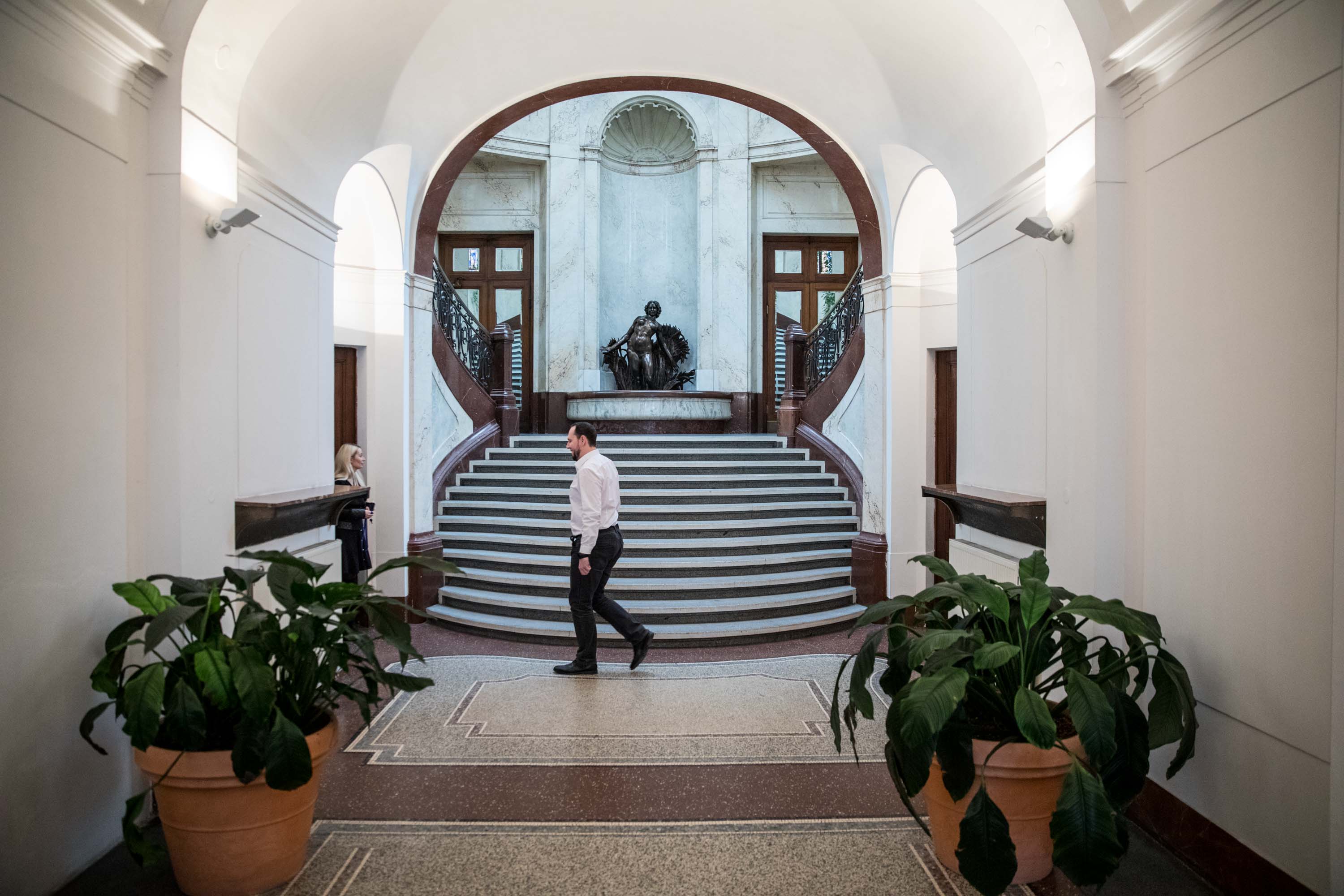 Ministerstvo pro místní rozvoj na Staroměstském náměstí sídlí v paláci bývalé Městské pojišťovny postaveném mezi lety 1899-1901.