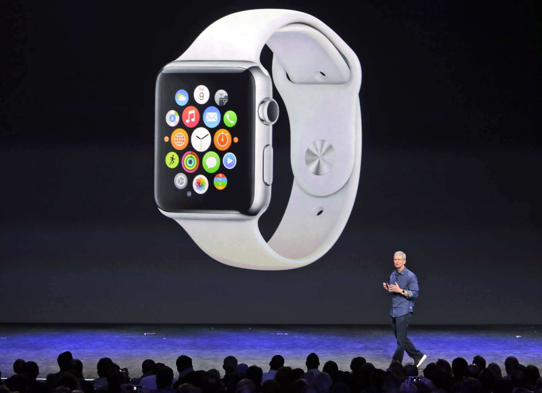Nejvyšší šéf Apple Tim Cook představil nové Apple Watch.