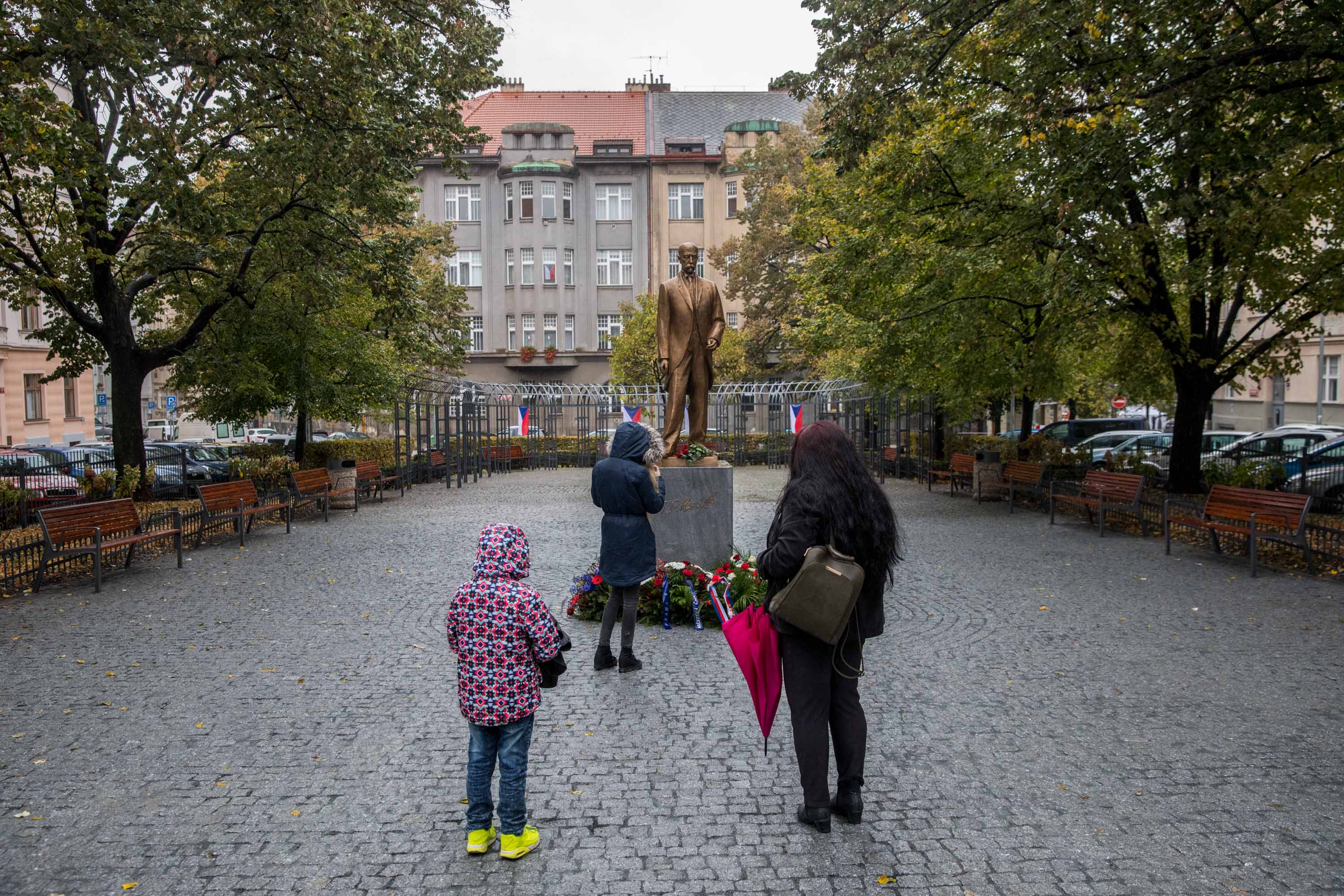 Nově odhalená socha T.G. Masaryka, Bachmačské náměstí Praha 6