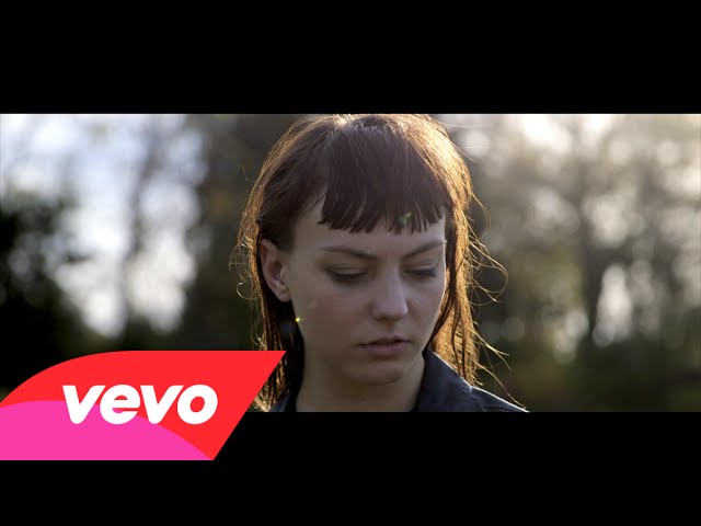 Angel Olsen - "Windows" (Official Video)
