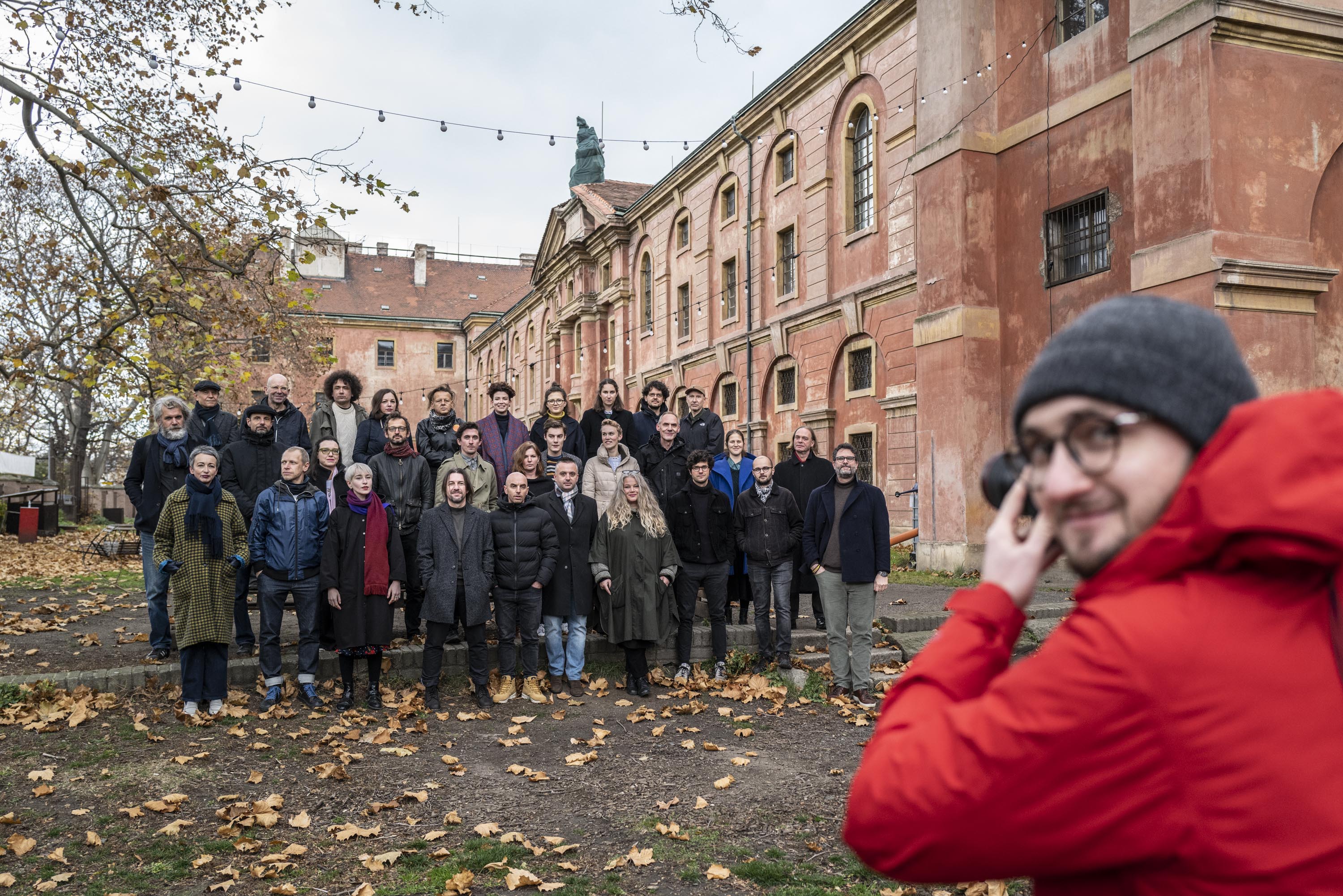 Milan Bureš fotí společnou fotografii