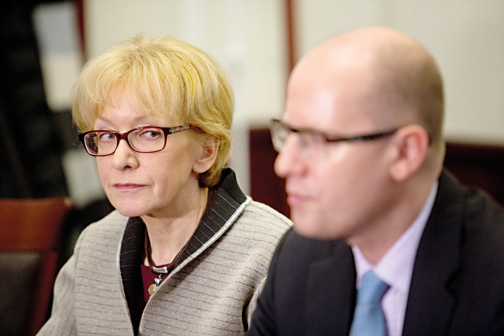 Ministryně spravedlnosti Helena Válková a premiér Bohuslav Sobotka