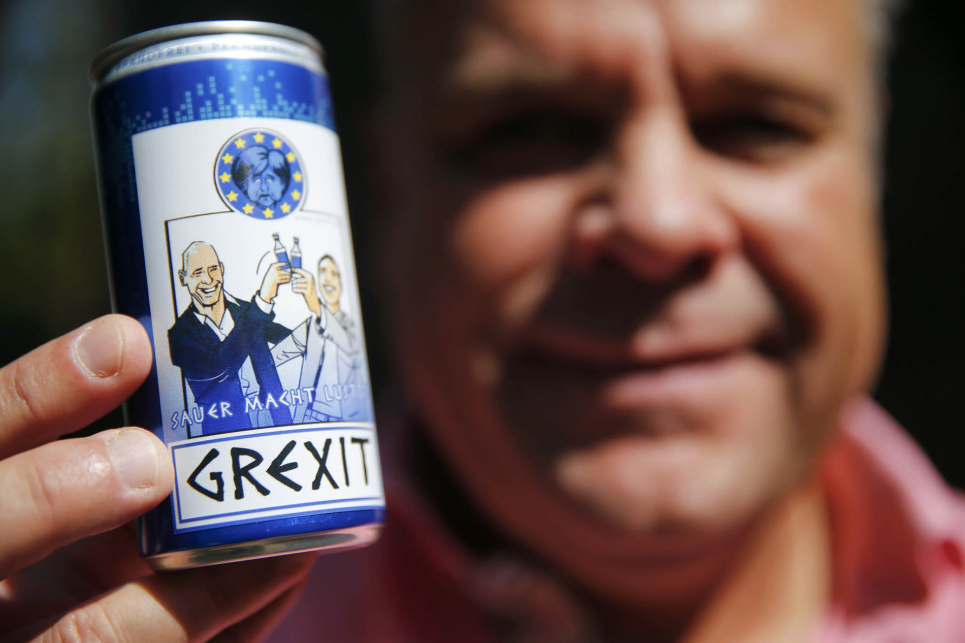 Němec Uwe Dahlhoff uvádí na trh vodku a energy drink Grexit. Bude skutečně co slavit?