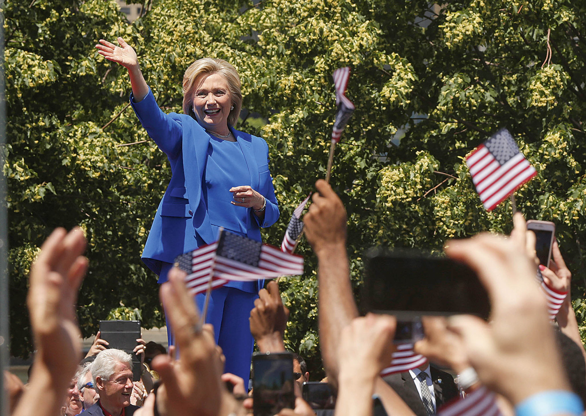 Hillary Clintonovou nevynechá ve výčtu výrazných osobností herec Tomáš Hanák.