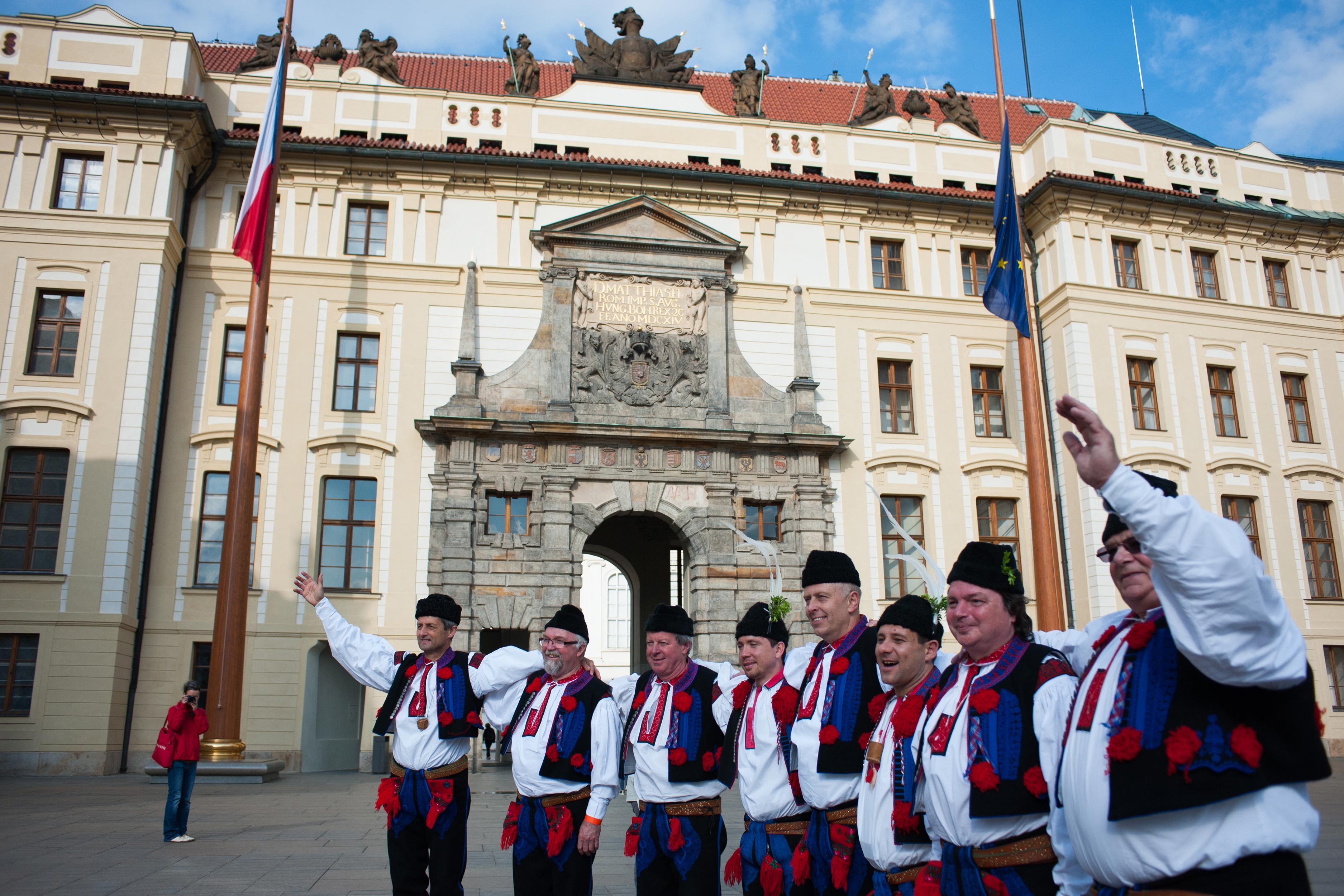Svatojánské oslavy, Pražský hrad