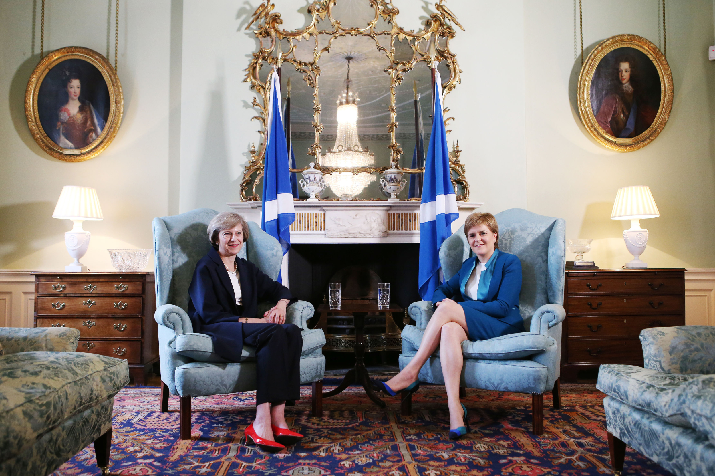 Theresa May a Nicola Sturgeon