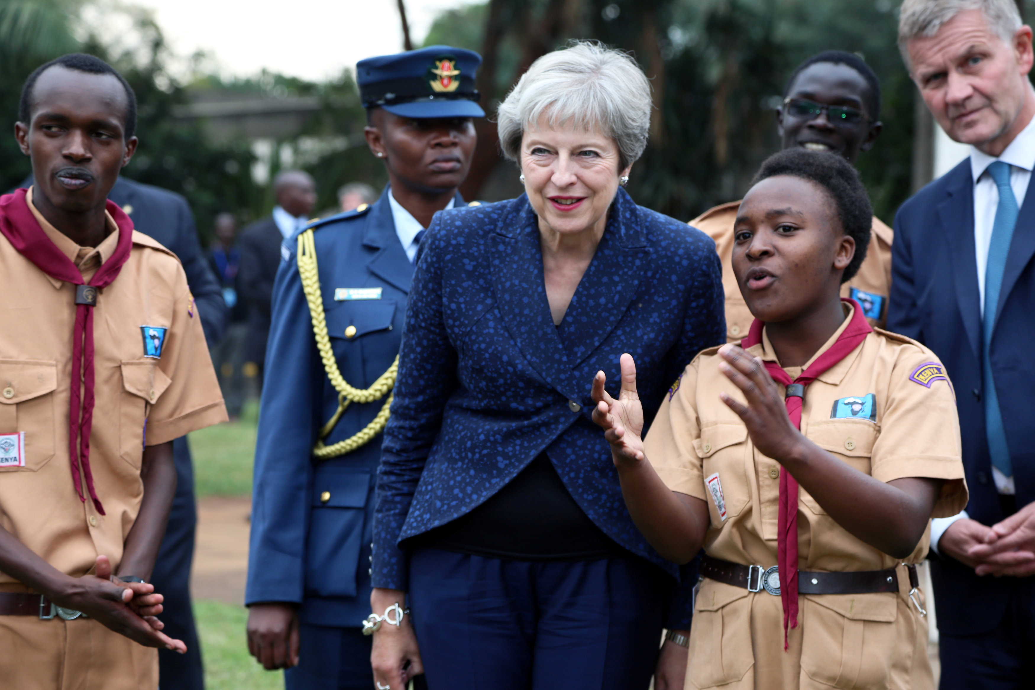 Theresa May v komplexu OSN v Keni