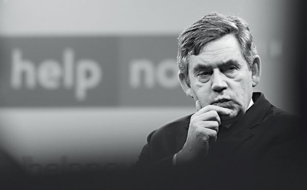 Fotografie: Jednou jsi dole, jednou nahoře... (Gordon Brown) - Autor: Globe Media/Reuters