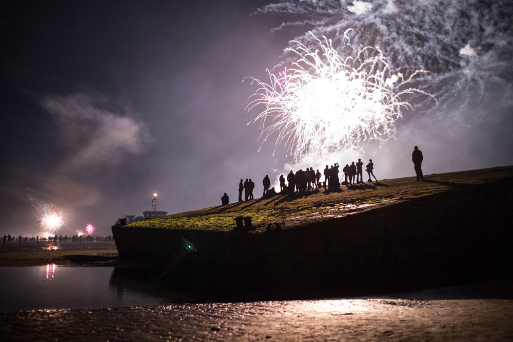 slavnostní ohňostroj v Arromanches