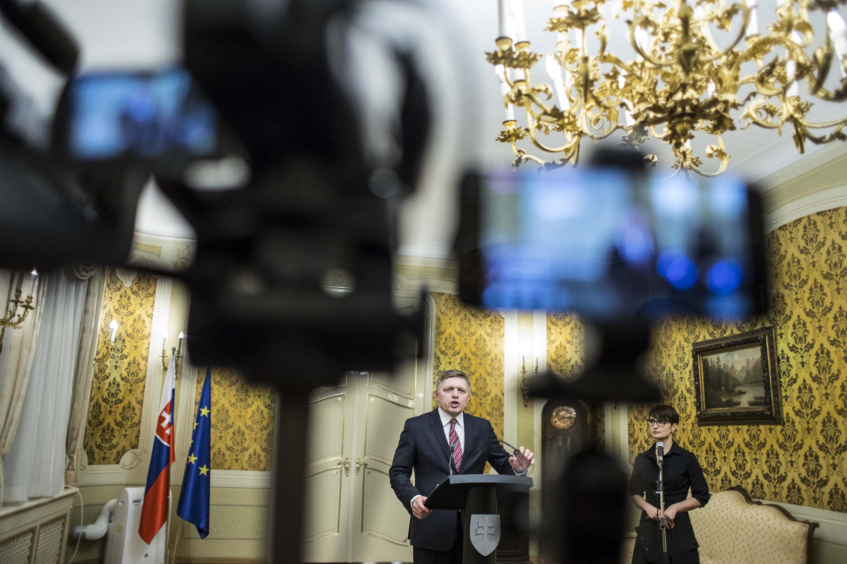Robert Fico na briefinku bez možnosti kladení otázek ze strany novinářů.