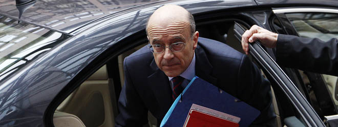 Na vojenskou intervenci ještě není pozdě (Ministr zahraničí Francie Alain Juppé)