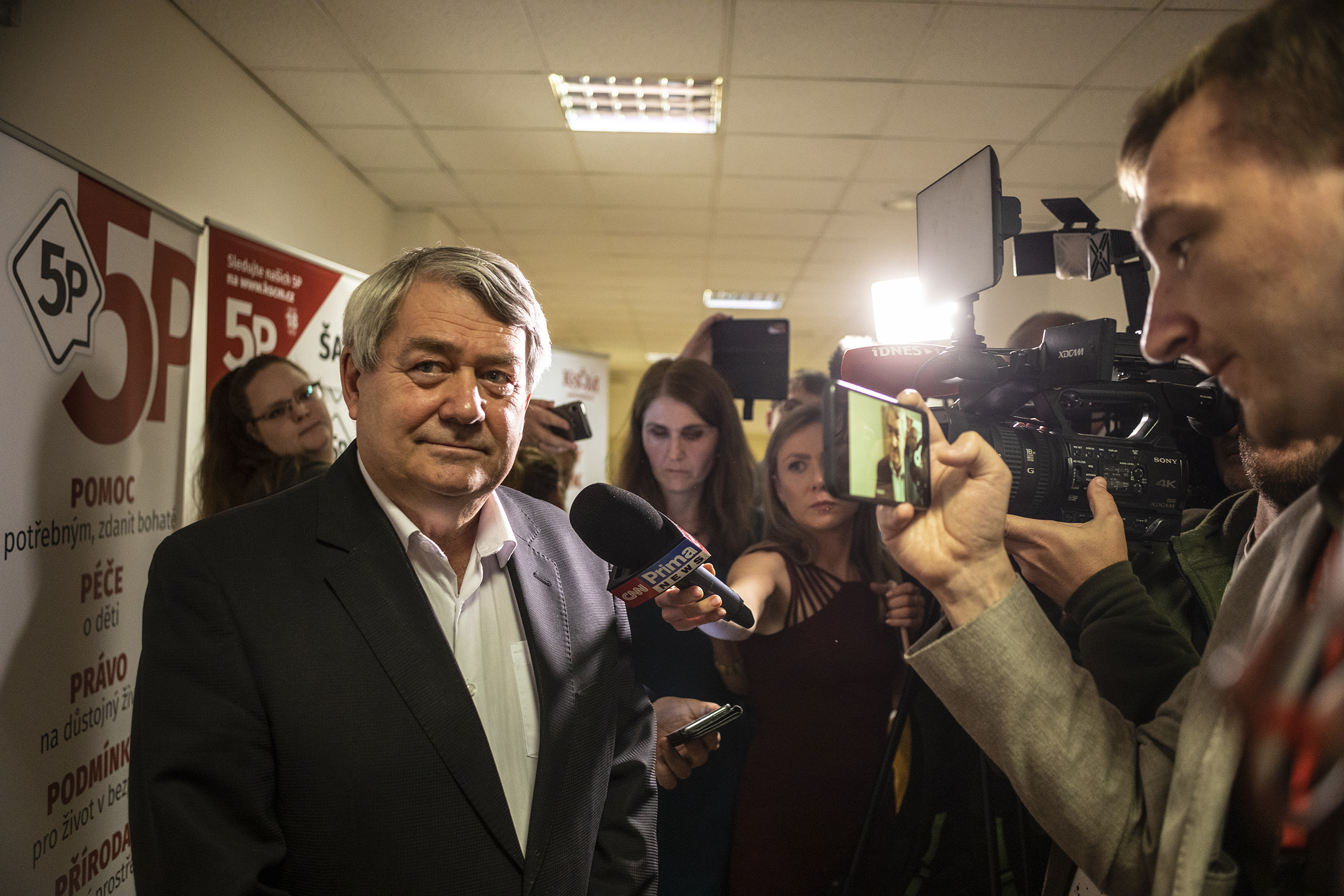 Vstanou, ale jiní. (Vojtěch Filip)