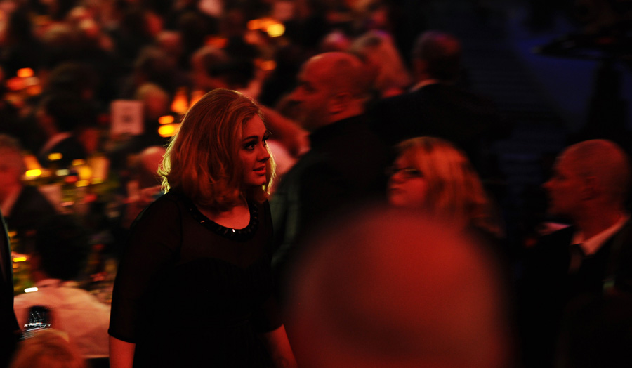 Adele vede žebříček nejbohatších mladých hudebníků