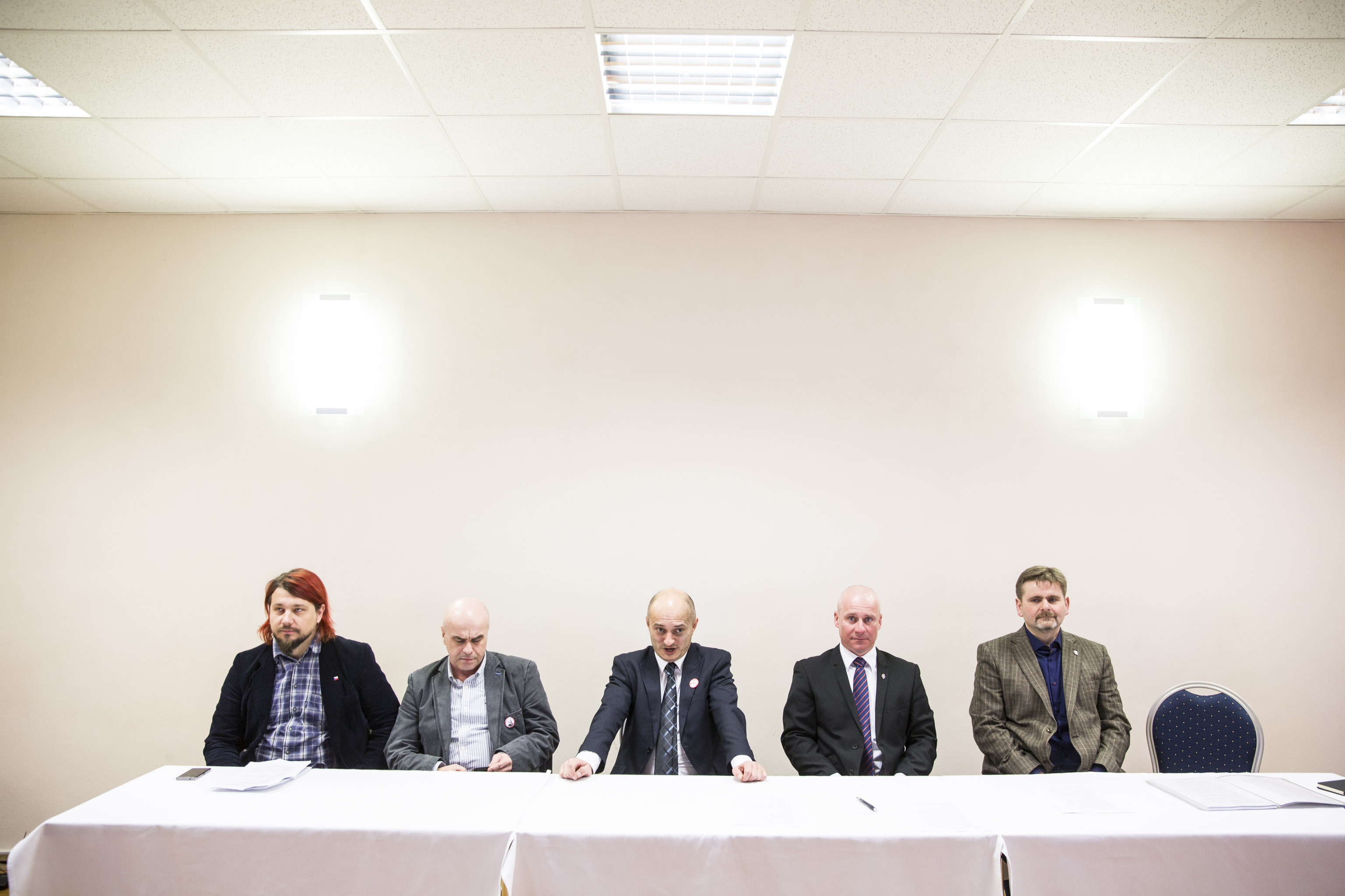 Debata "Brusel je nám na nic, chceme ochranu hranic!", která se konala v Táboře v hotelu Palcát