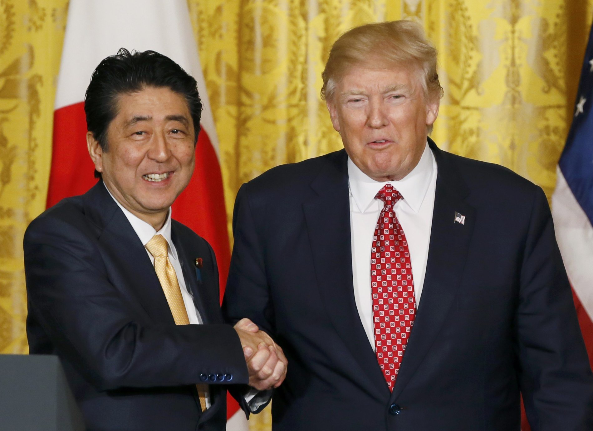 Prezident Trump a premiér Abé