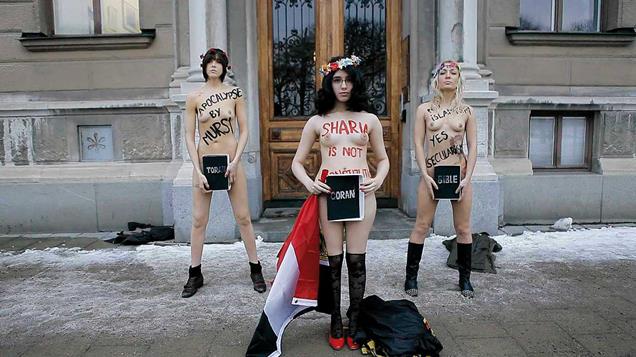Nenásilné protesty vyznává i ukrajinské družení Femen