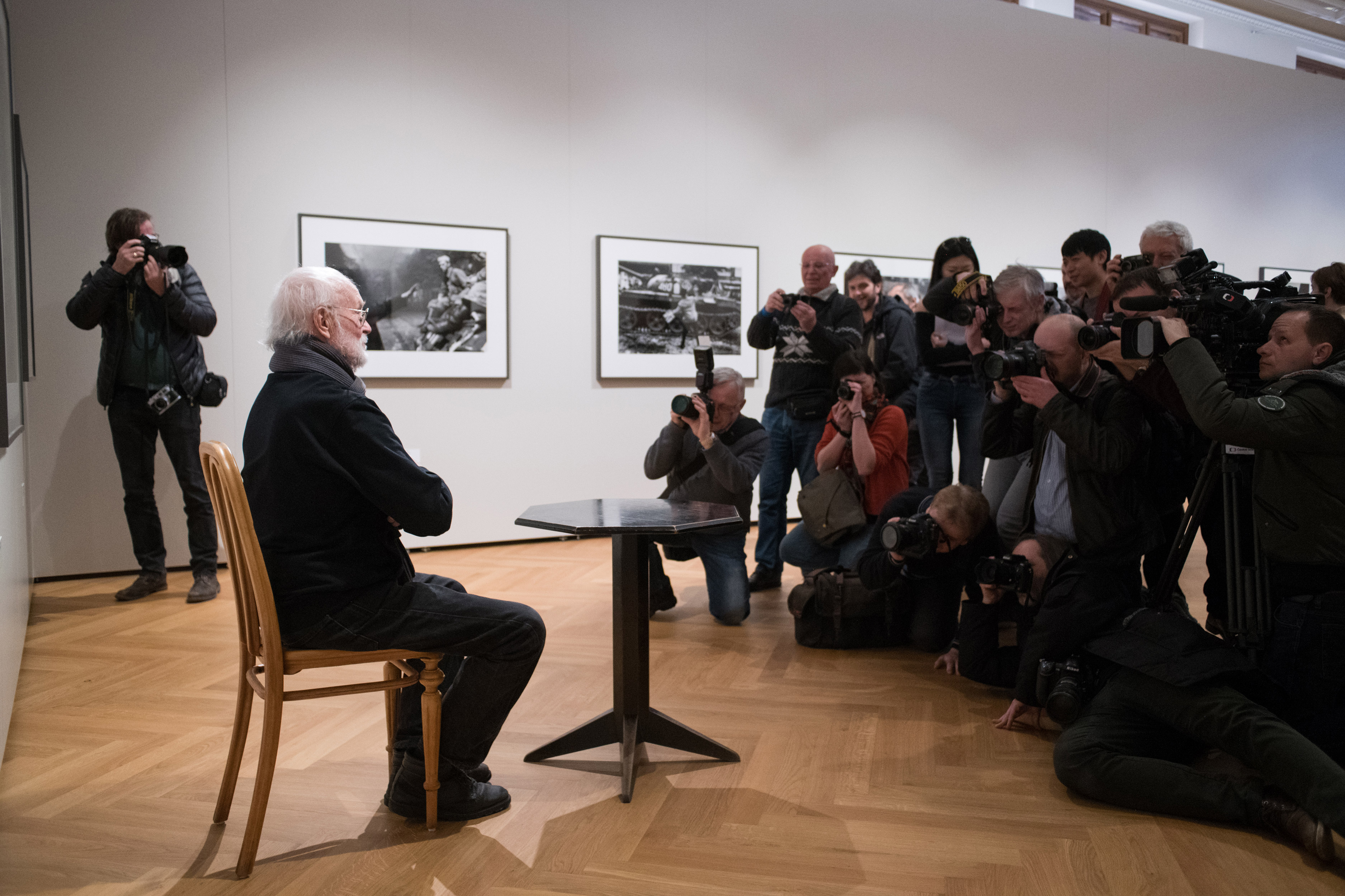 Josef Koudelka zahajuje svou výstavu Návraty, UPM Praha, březen 2018