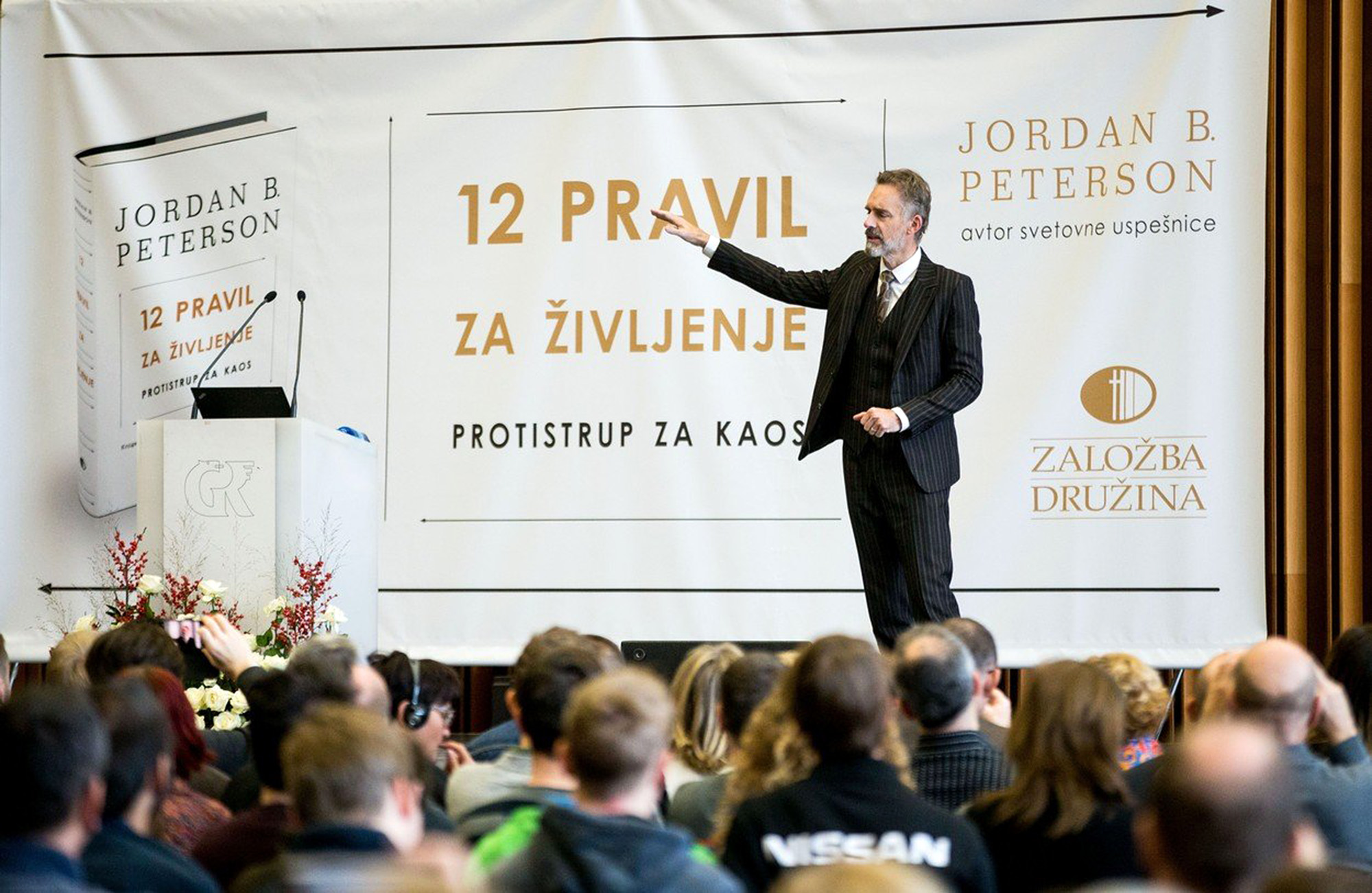 Listopad 2018: Jordan B. Peterson představuje slovinské vydání svého bestselleru