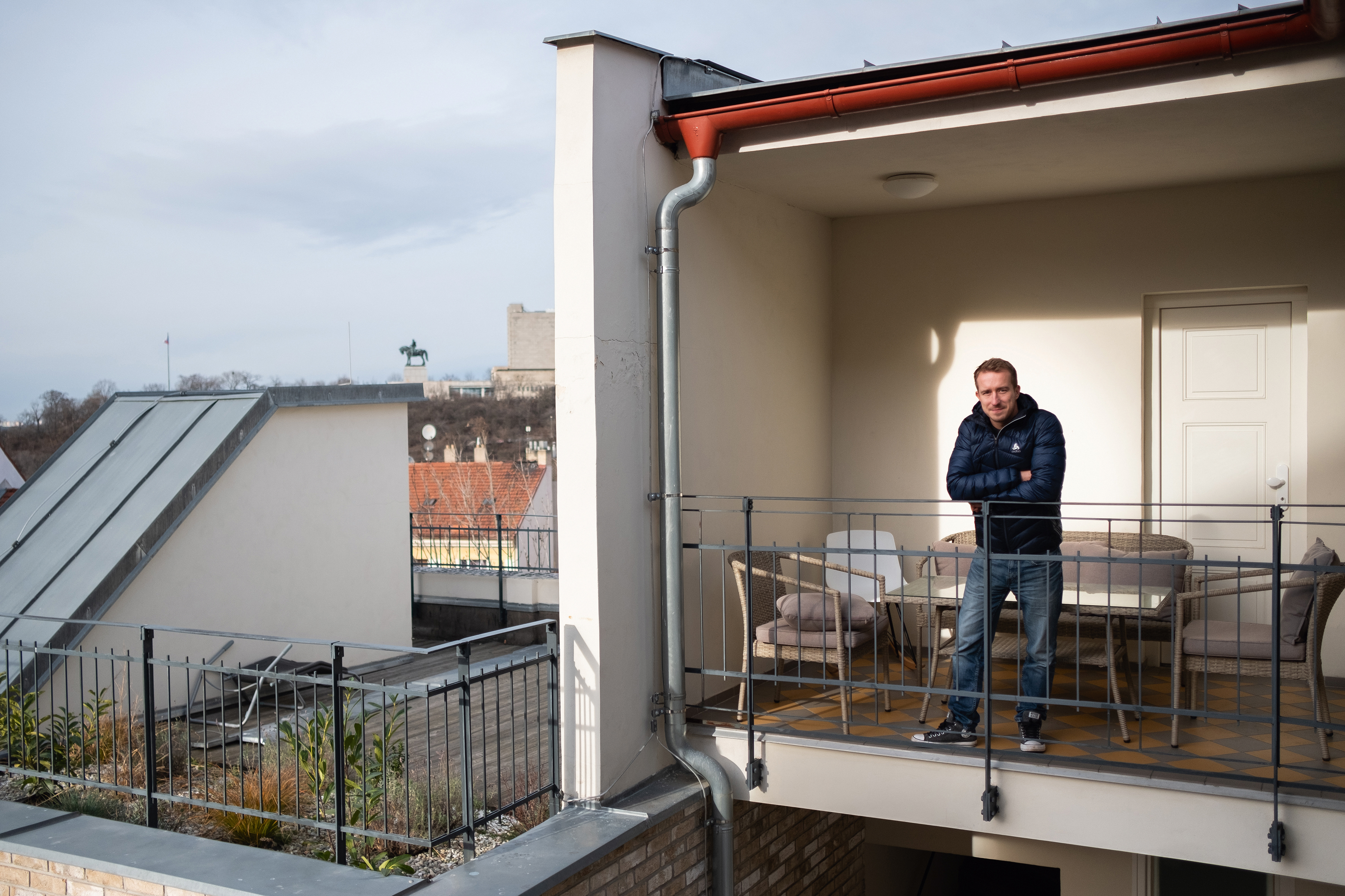 Sedmdesát tisíc měsíčně. (Pavel Nádvorník)