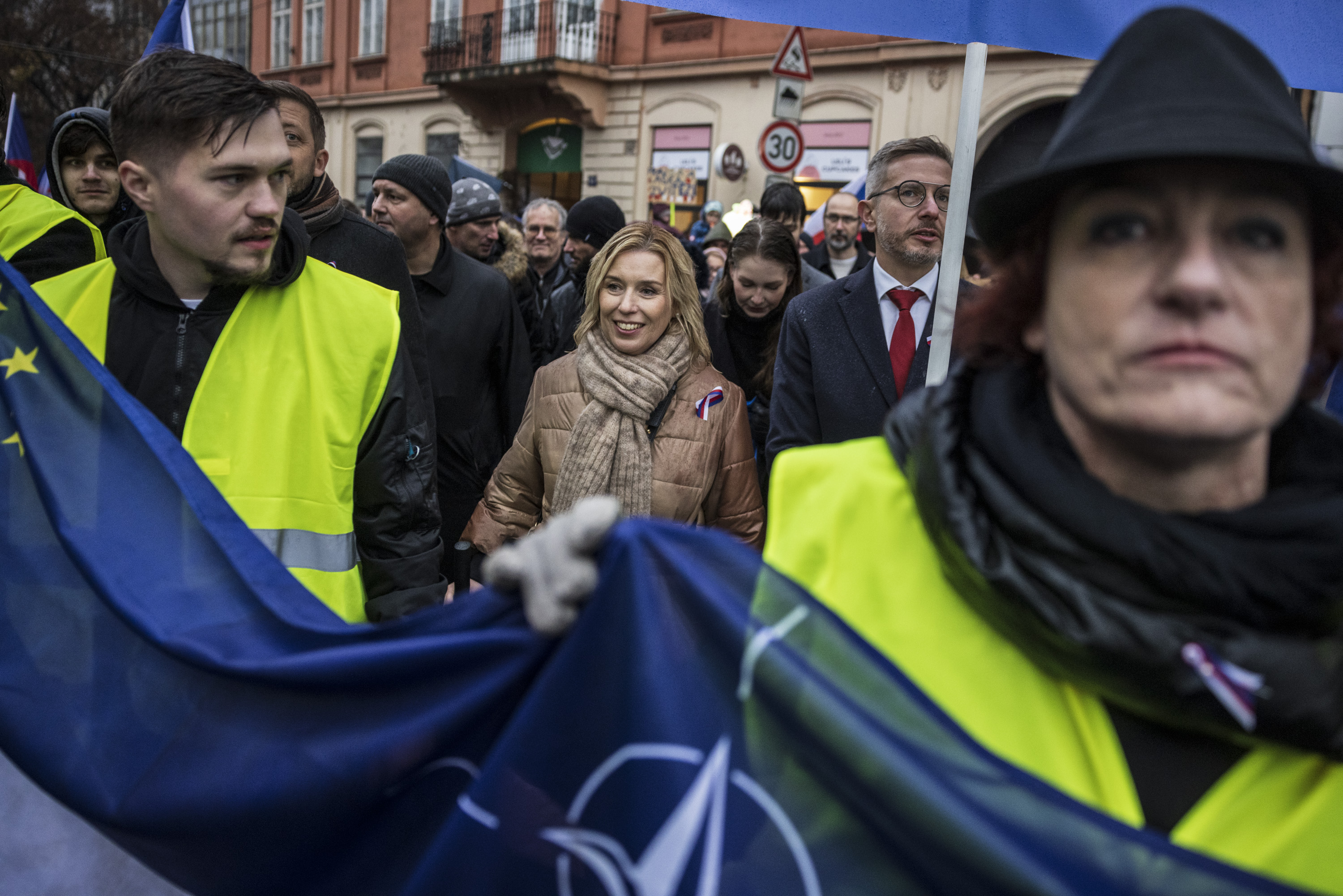 Danuše Nerudová na Pochodu za demokracii
