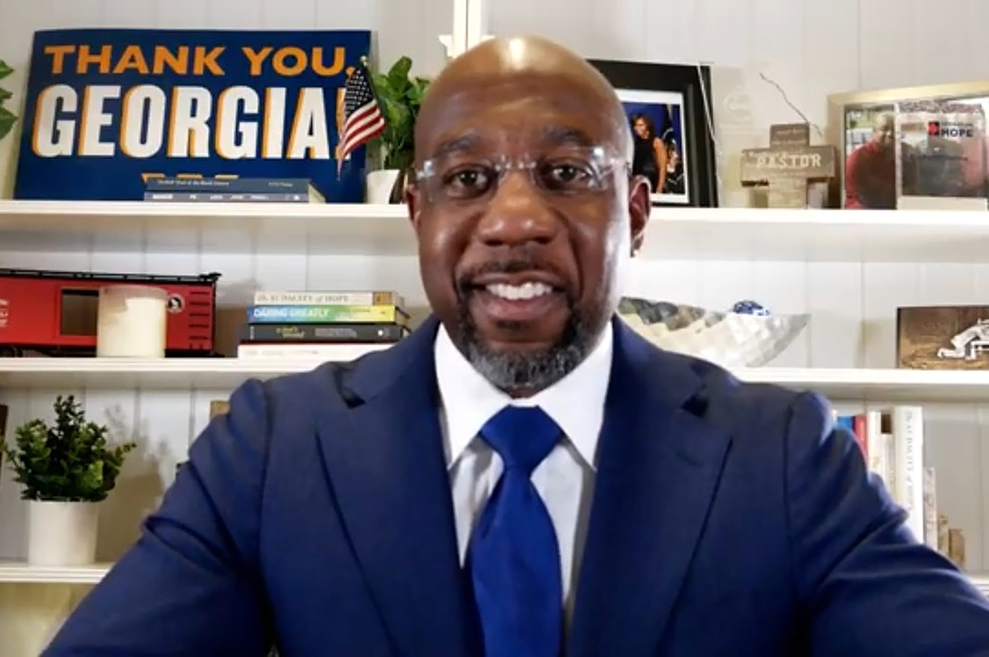 Raphael Warnock, první černošský senátor za Georgii