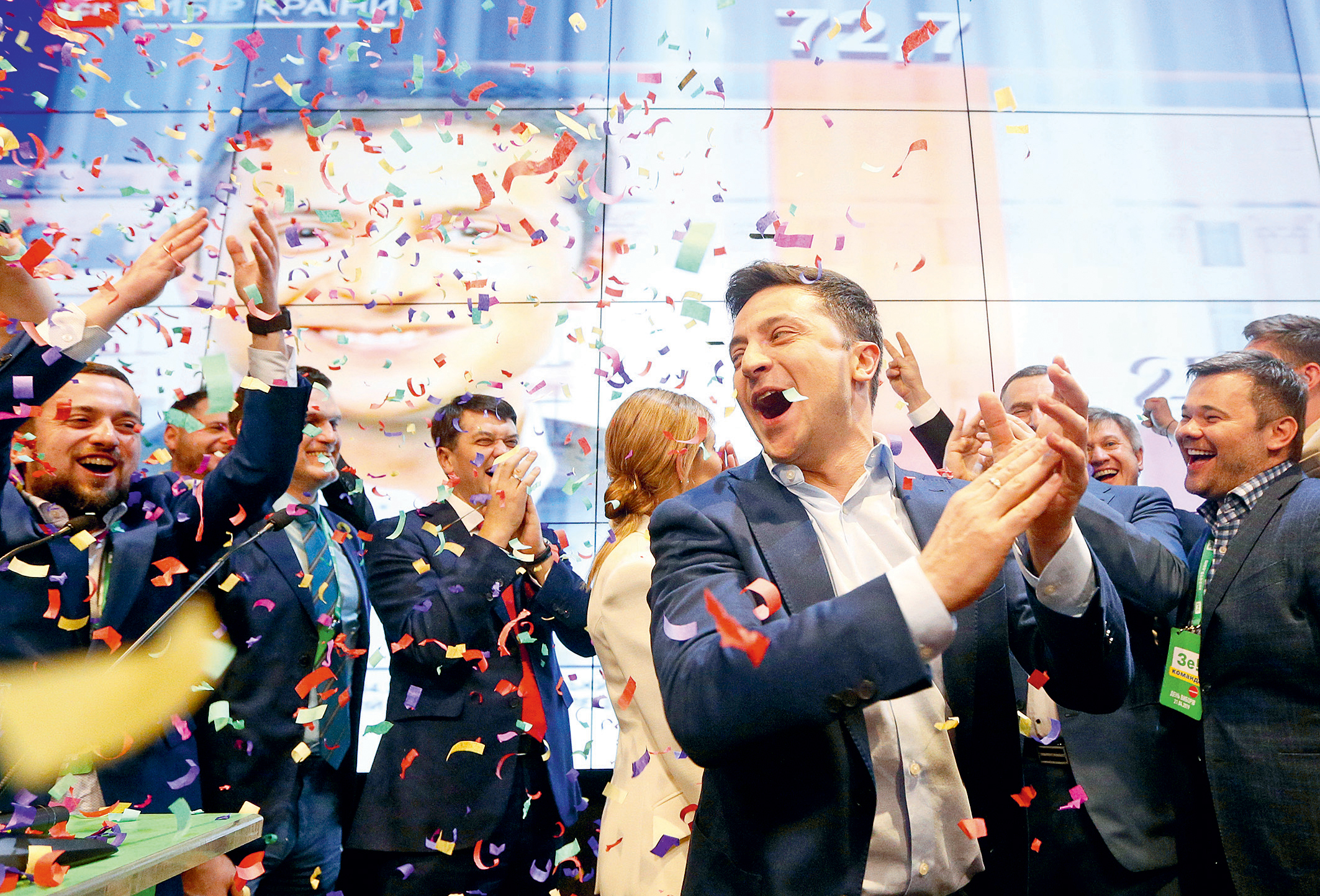 Volodymyr Zelenskyj oslavuje volební vítězství