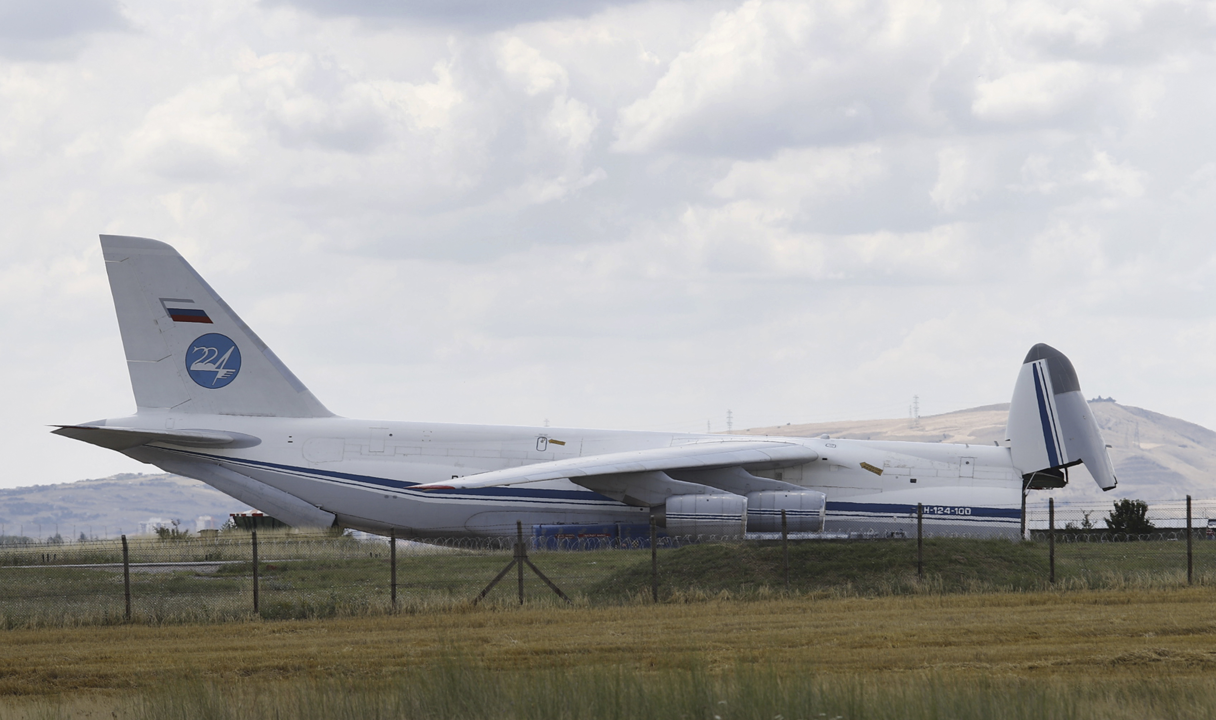 Ruský letoun přiváží do Turecka první část systému S-400