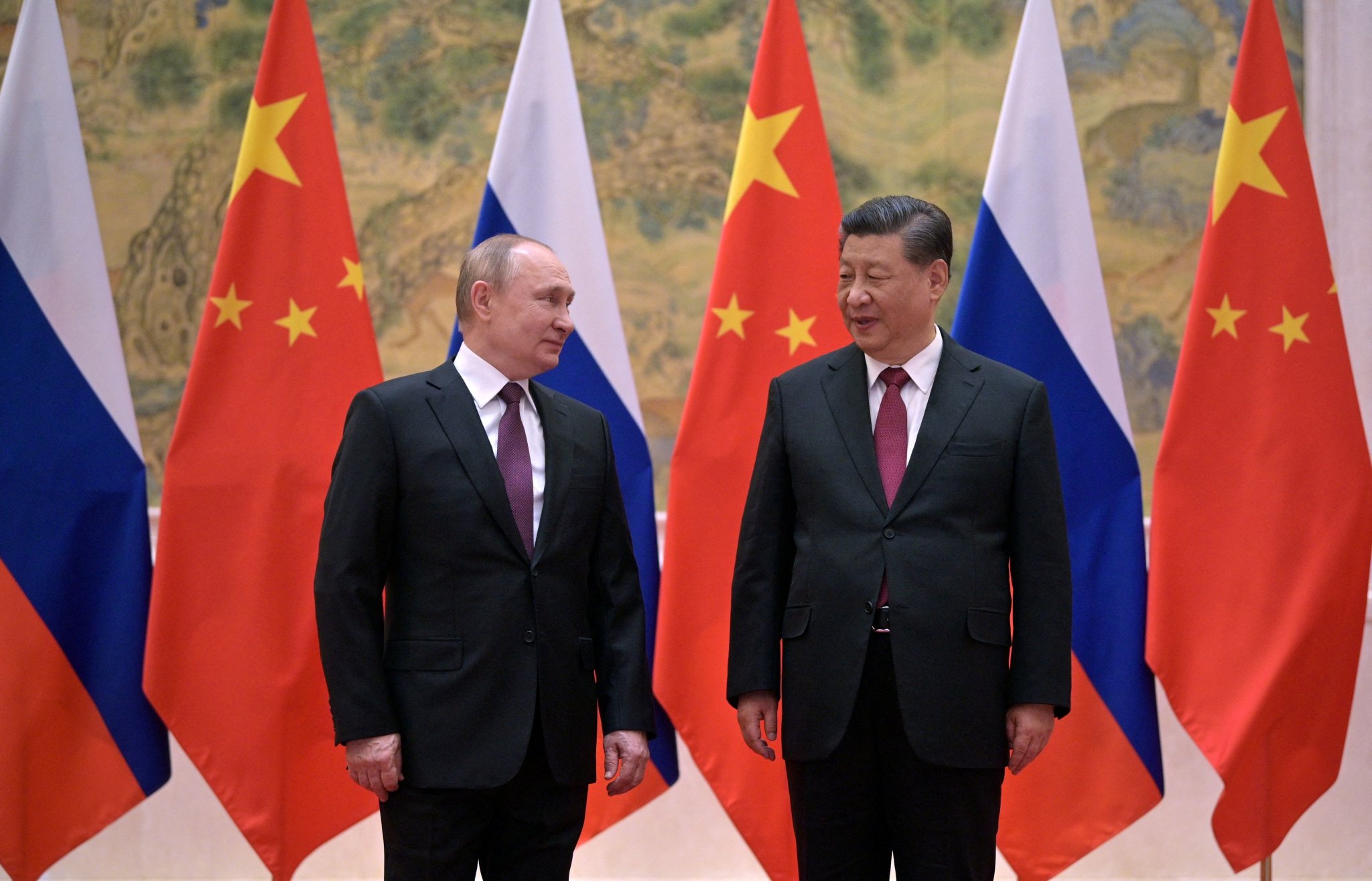 Prezidenti Ruska a Číny Vladimir Putin a Si Ťin-pching na setkání v Pekingu před začátkem olympiády