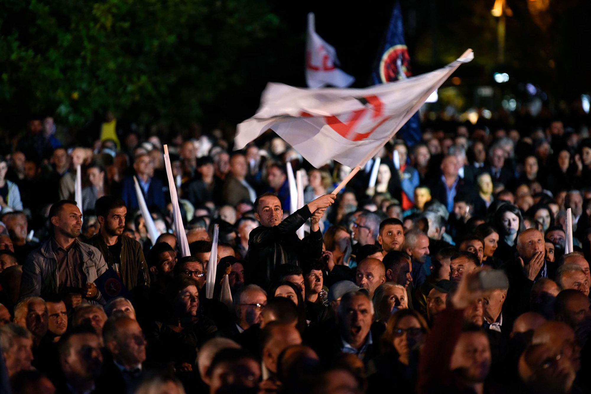 Předvolební shromáždění Demokratického svazu Kosova, Priština, září 2019